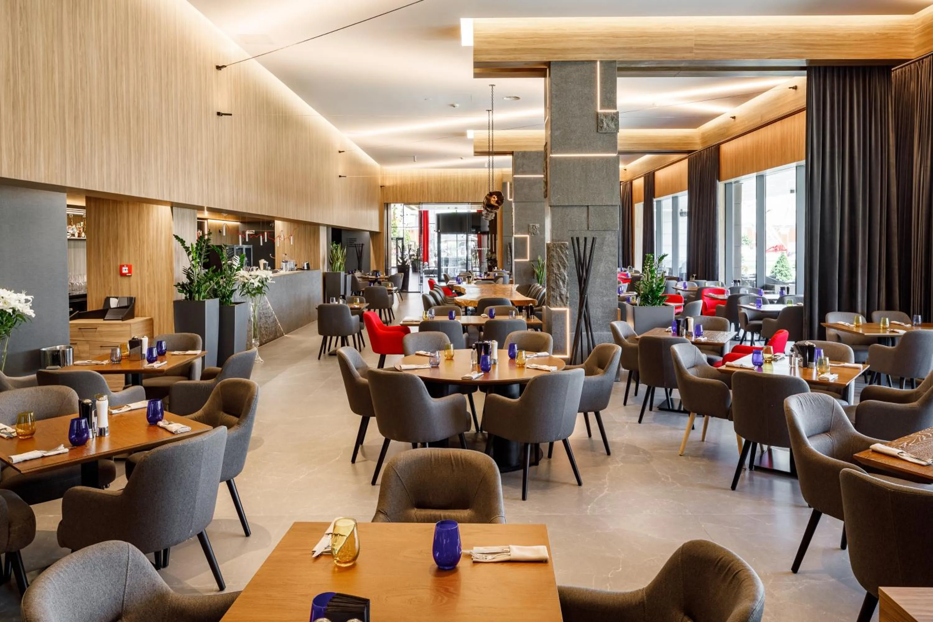 Restaurant/places to eat in Qosmo Brasov Hotel