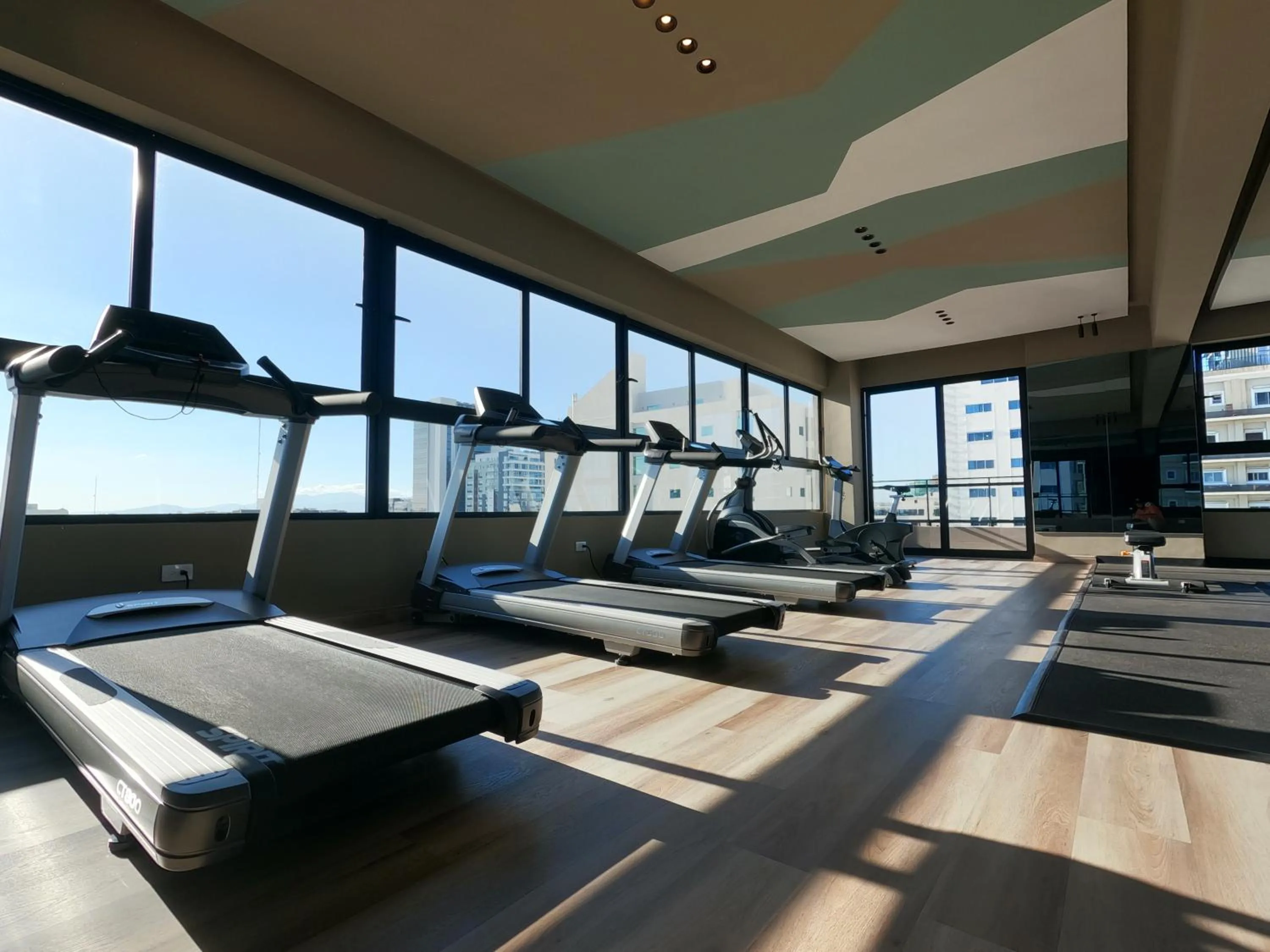 Fitness centre/facilities in Regatta Living Hotel By Mint