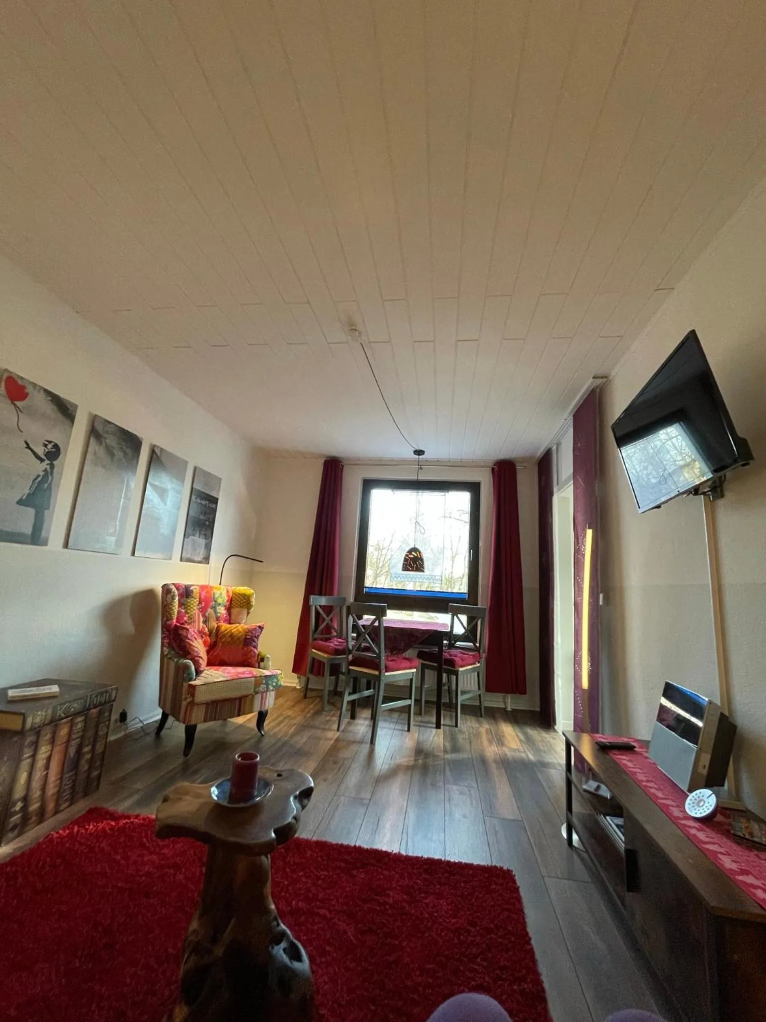 Living room in Appartement Seebadallee mit Wallbox für e-Autos