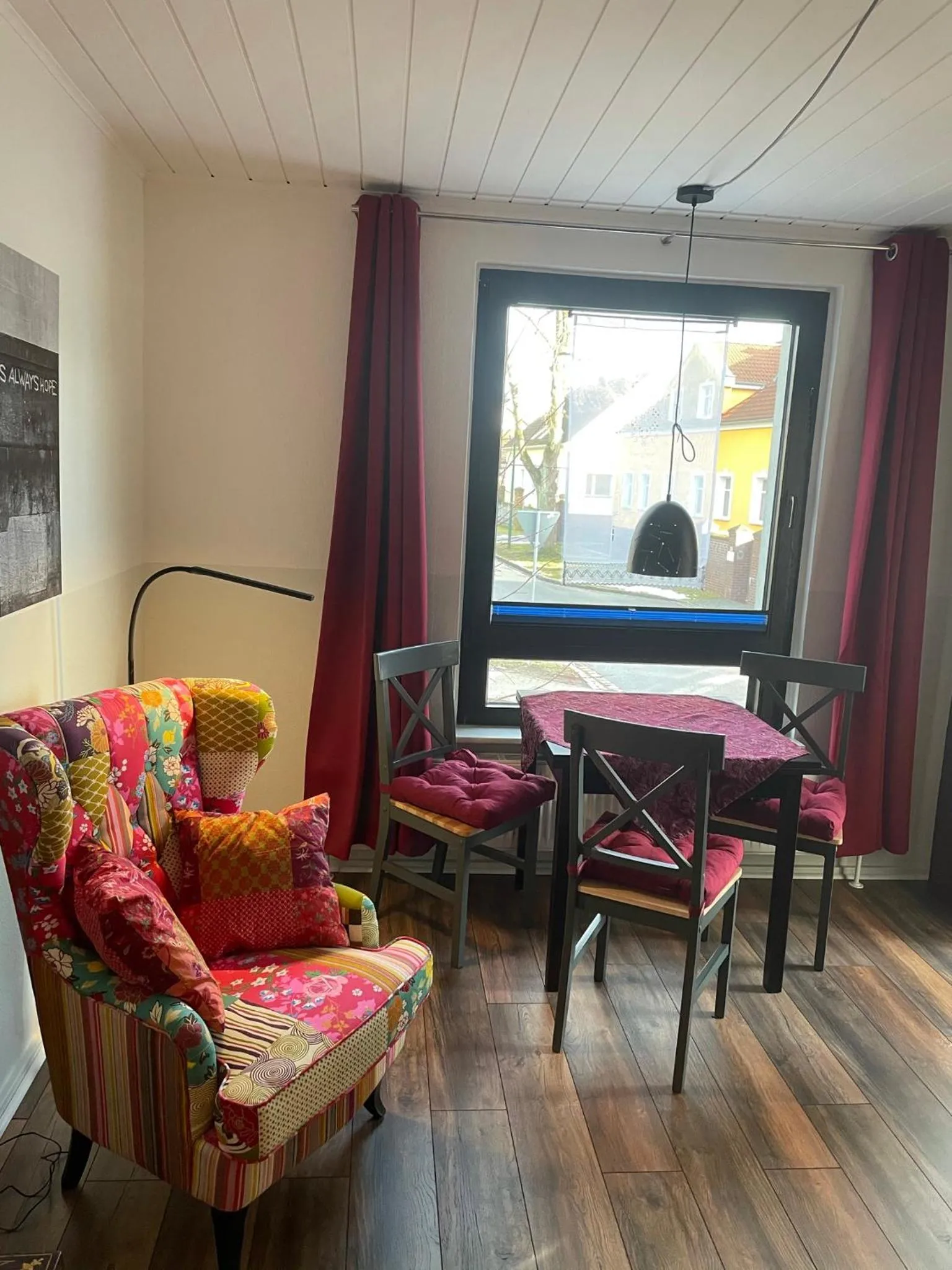 Seating area in Appartement Seebadallee mit Wallbox für e-Autos