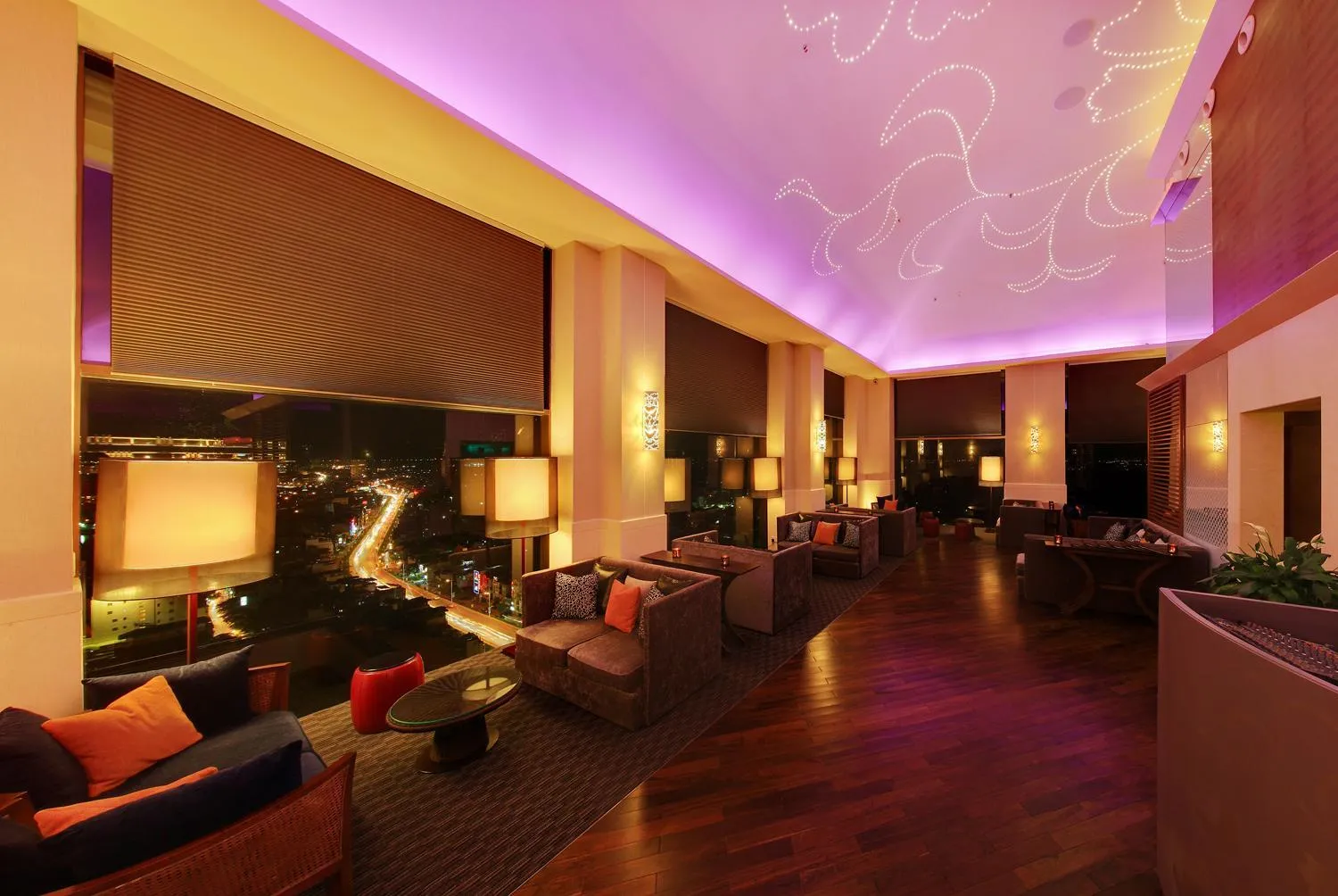 Lounge or bar in Pan Pacific Hanoi