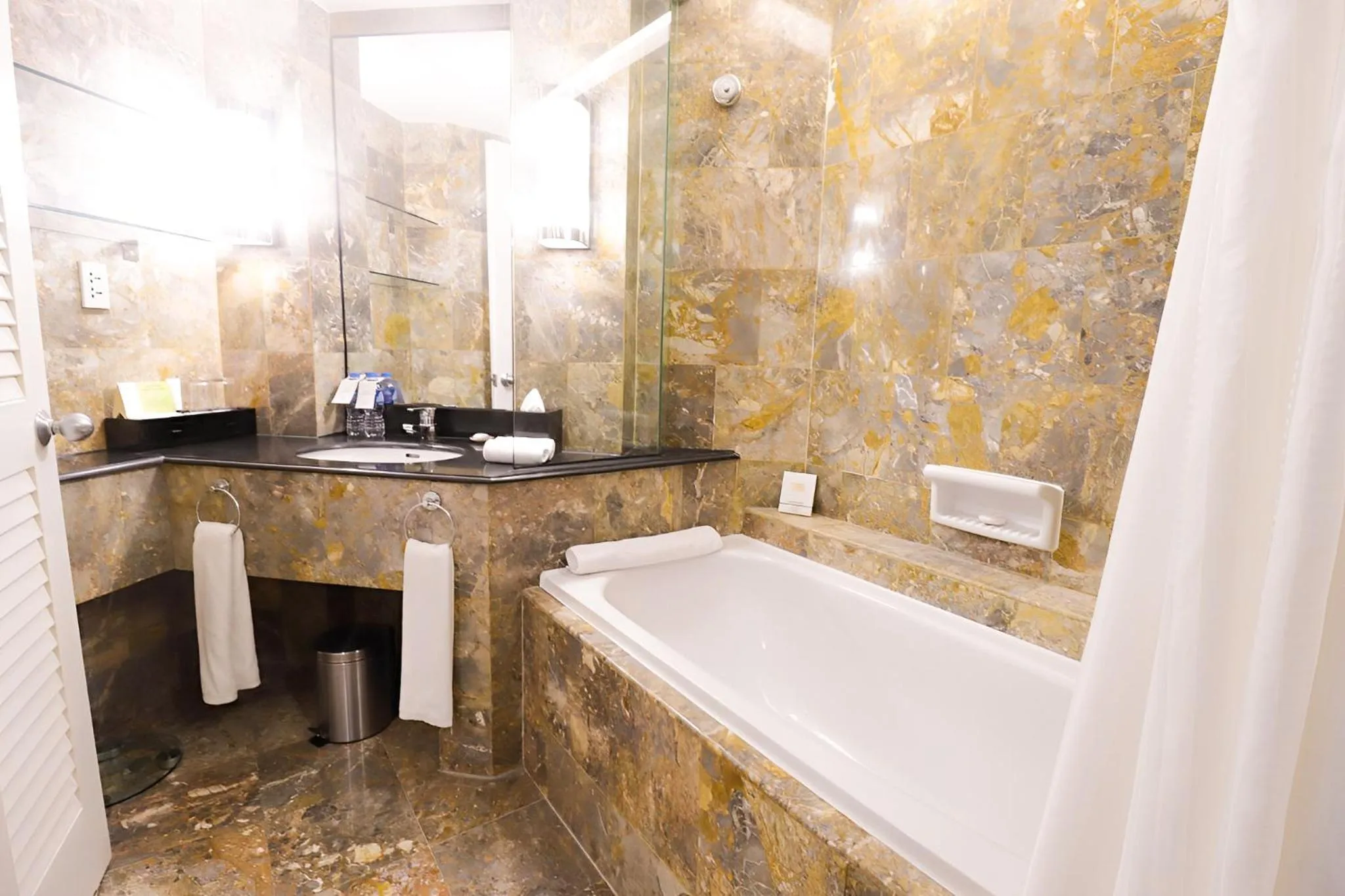 Bathroom in Pan Pacific Hanoi