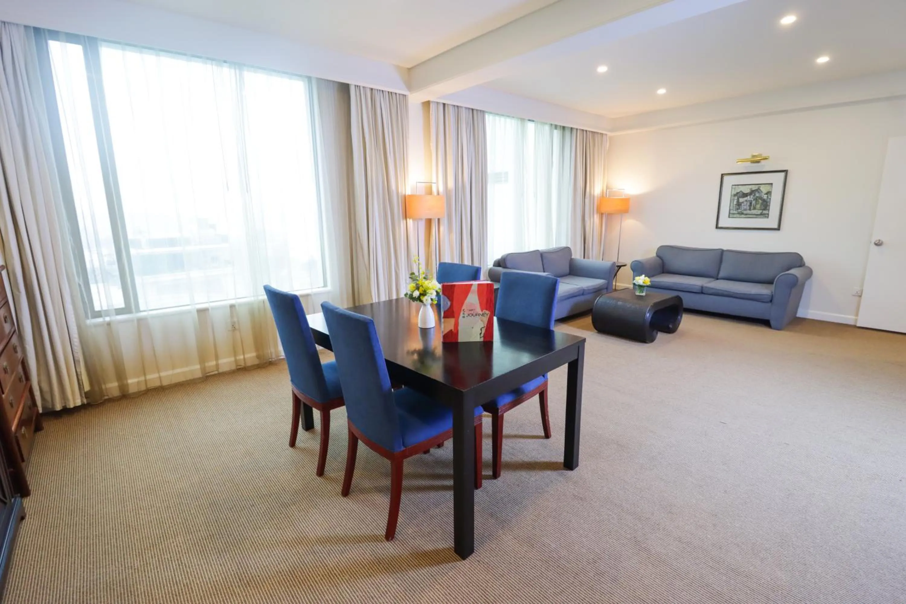 Living room in Pan Pacific Hanoi