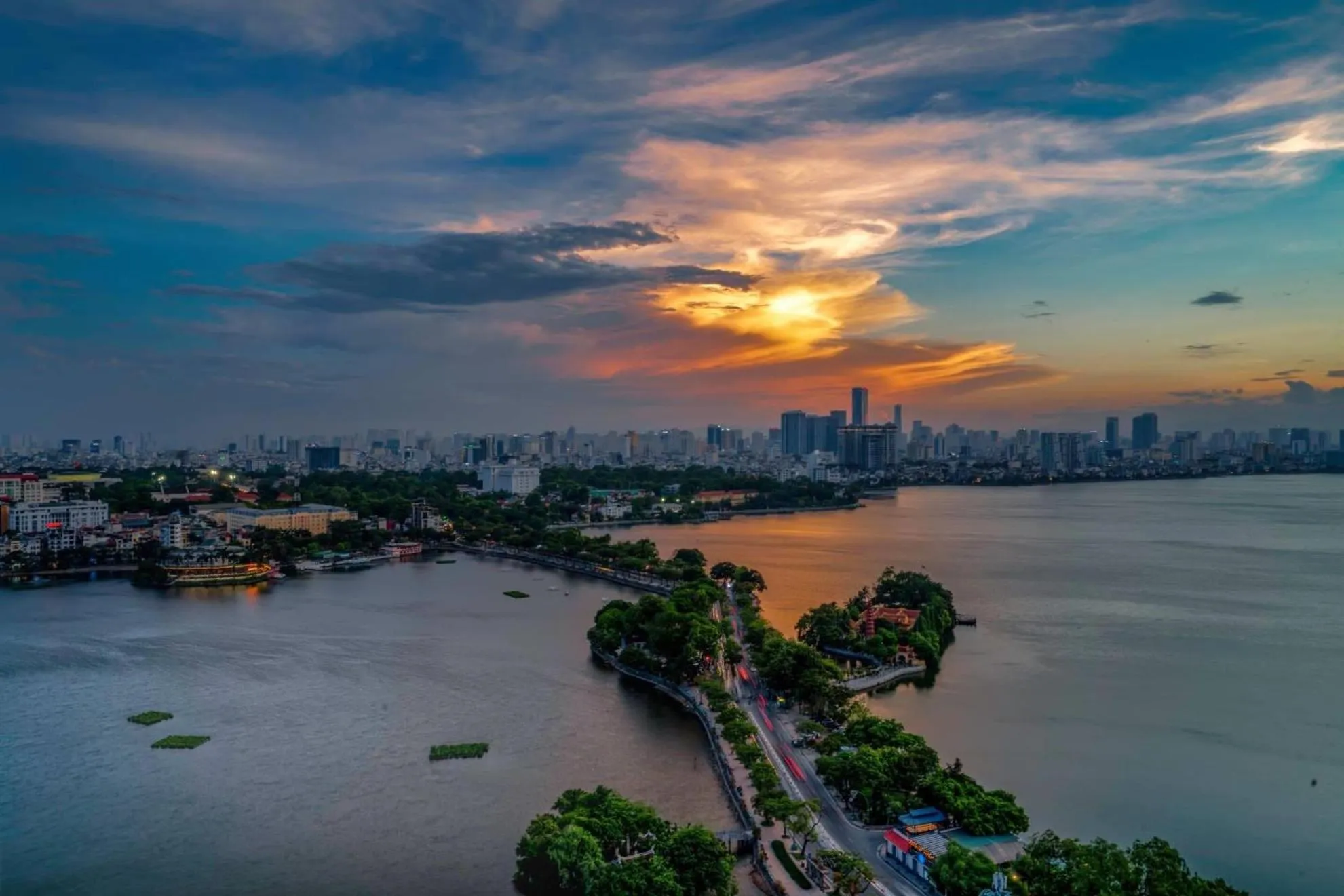 Lake view in Pan Pacific Hanoi