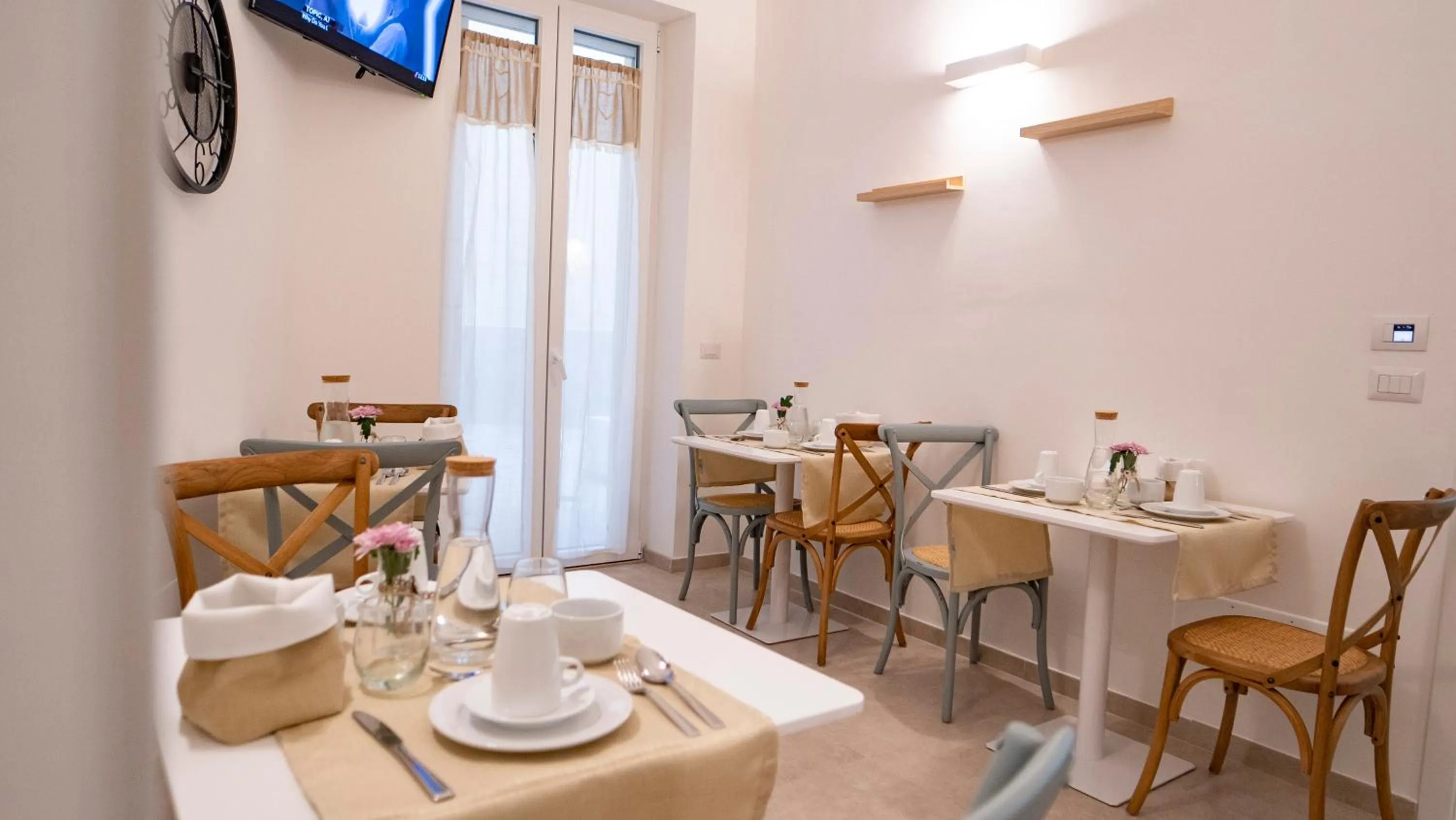 Restaurant/places to eat in Dimora Fantasia Charme B&B