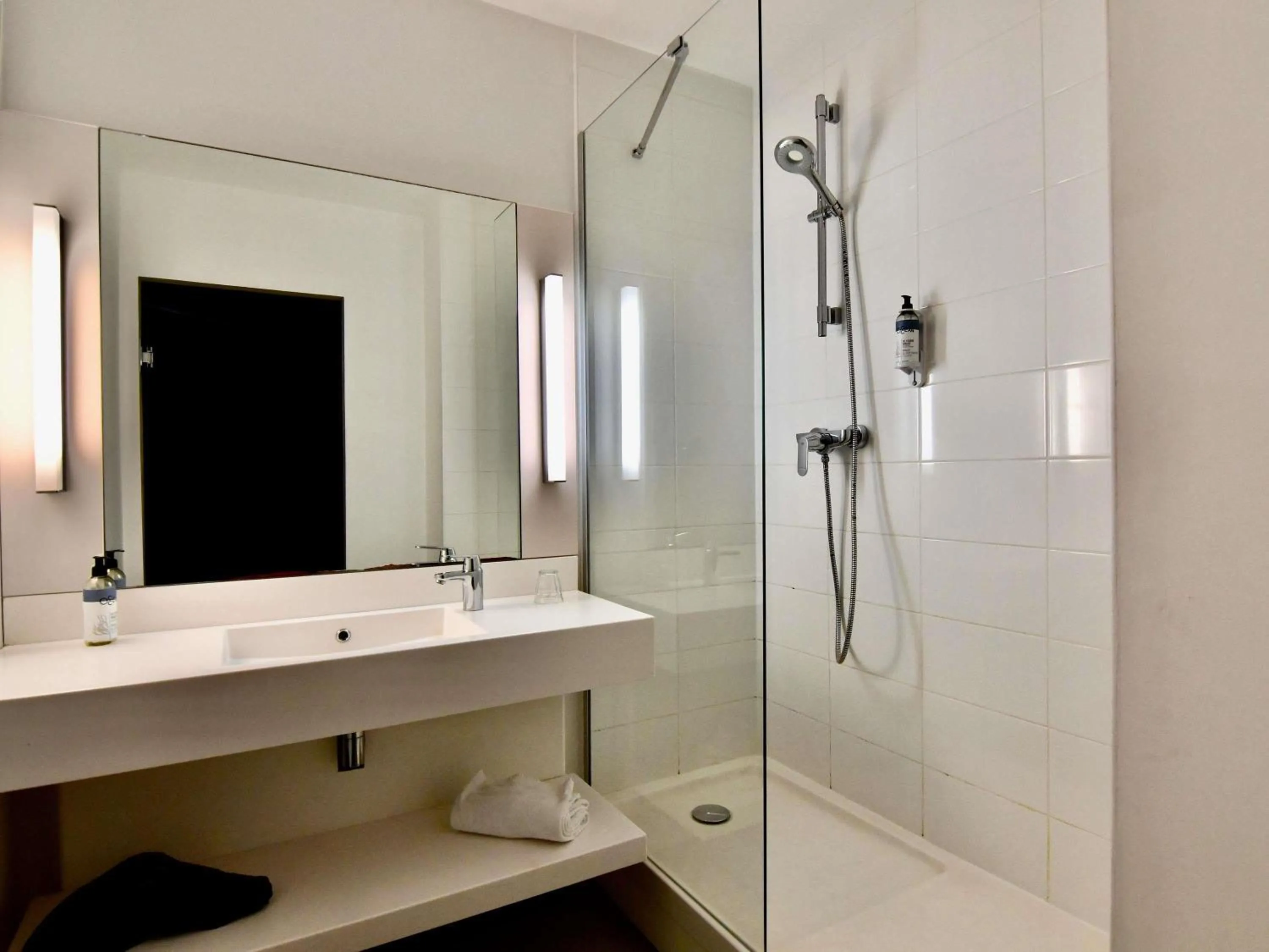 Bedroom in ibis budget Brest Centre Port