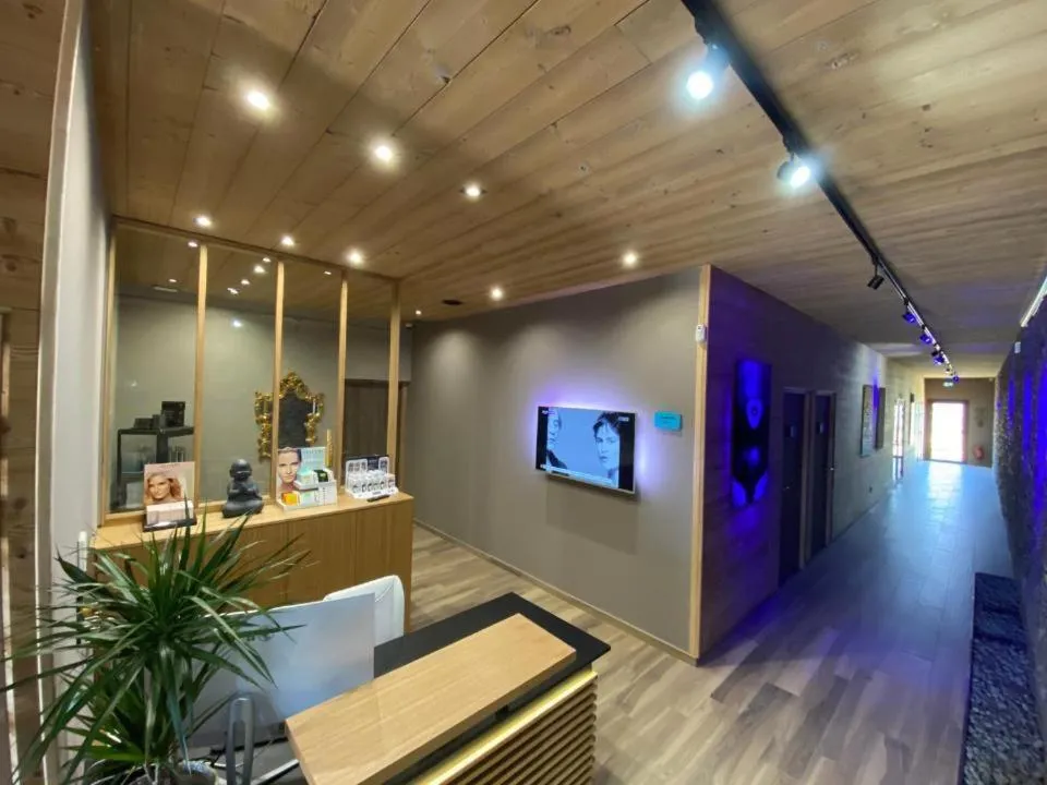 Lobby or reception in World Hotel