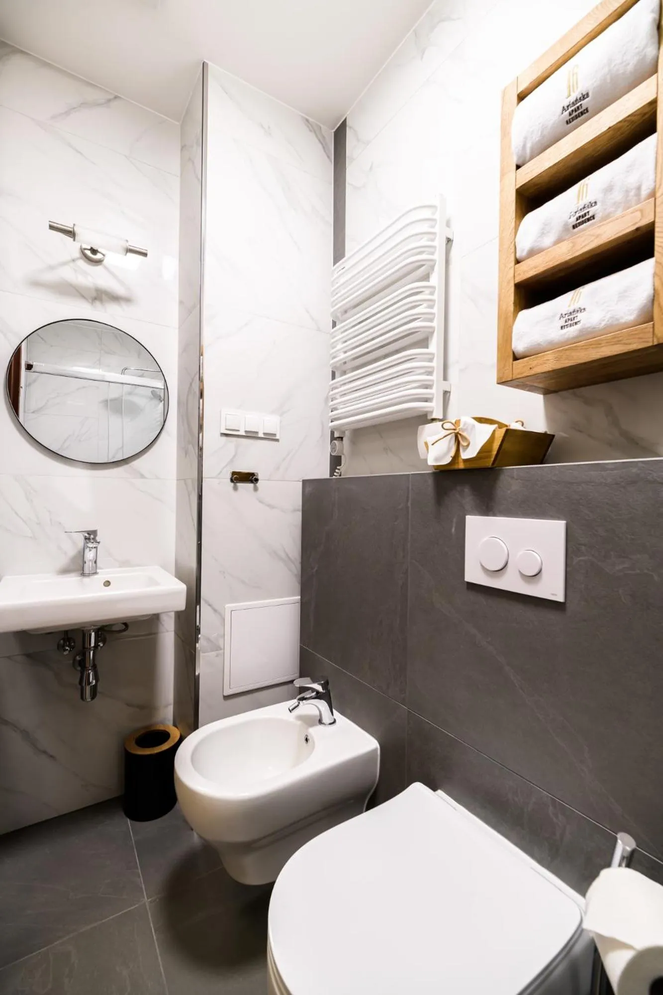 Bathroom in Apart Residence Ariańska 16 by NEARTO PL