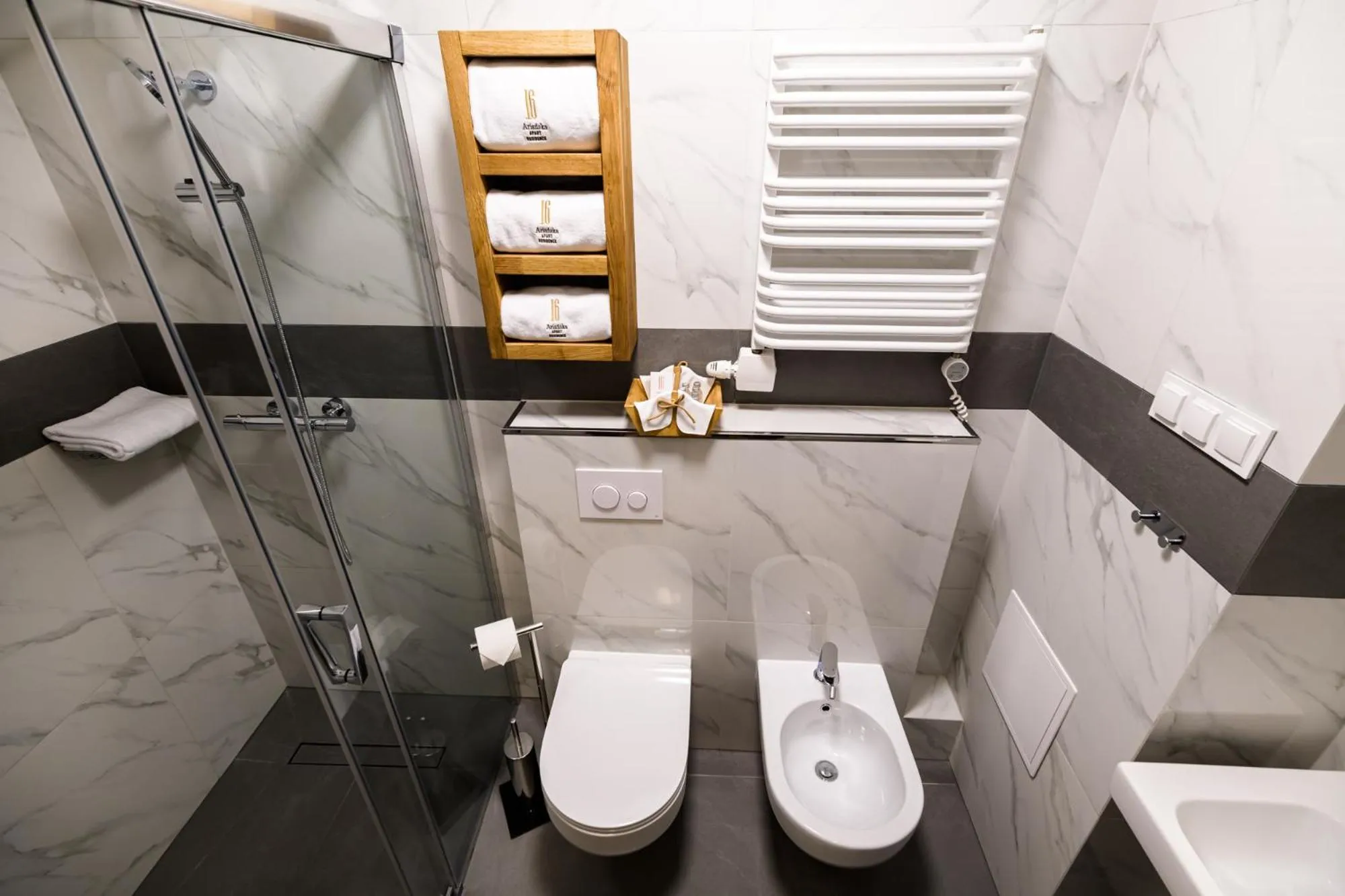 Bathroom in Apart Residence Ariańska 16 by NEARTO PL