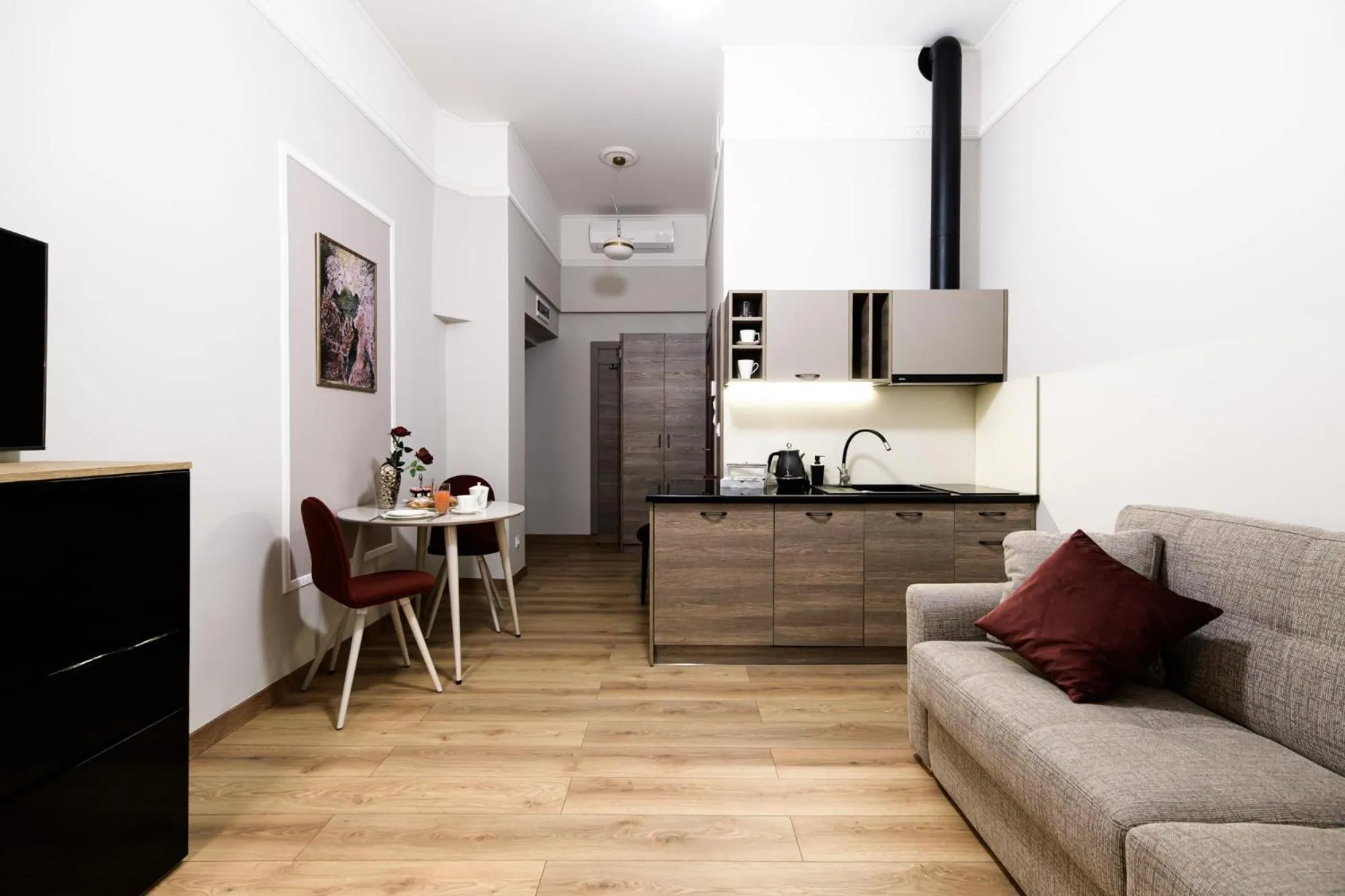 Kitchen or kitchenette in Apart Residence Ariańska 16 by NEARTO PL