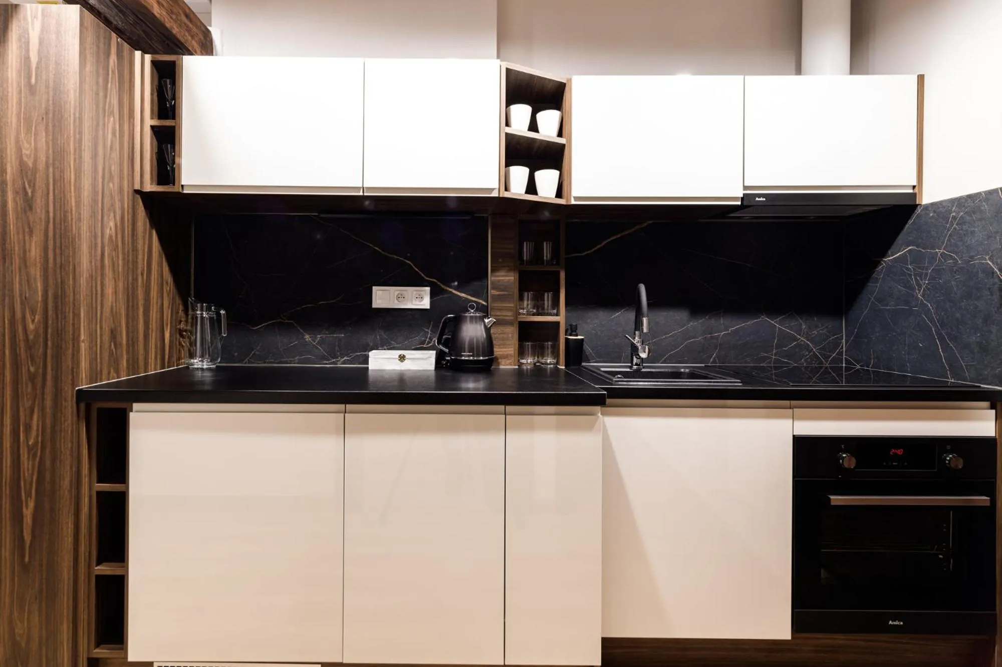 Kitchen or kitchenette in Apart Residence Ariańska 16 by NEARTO PL