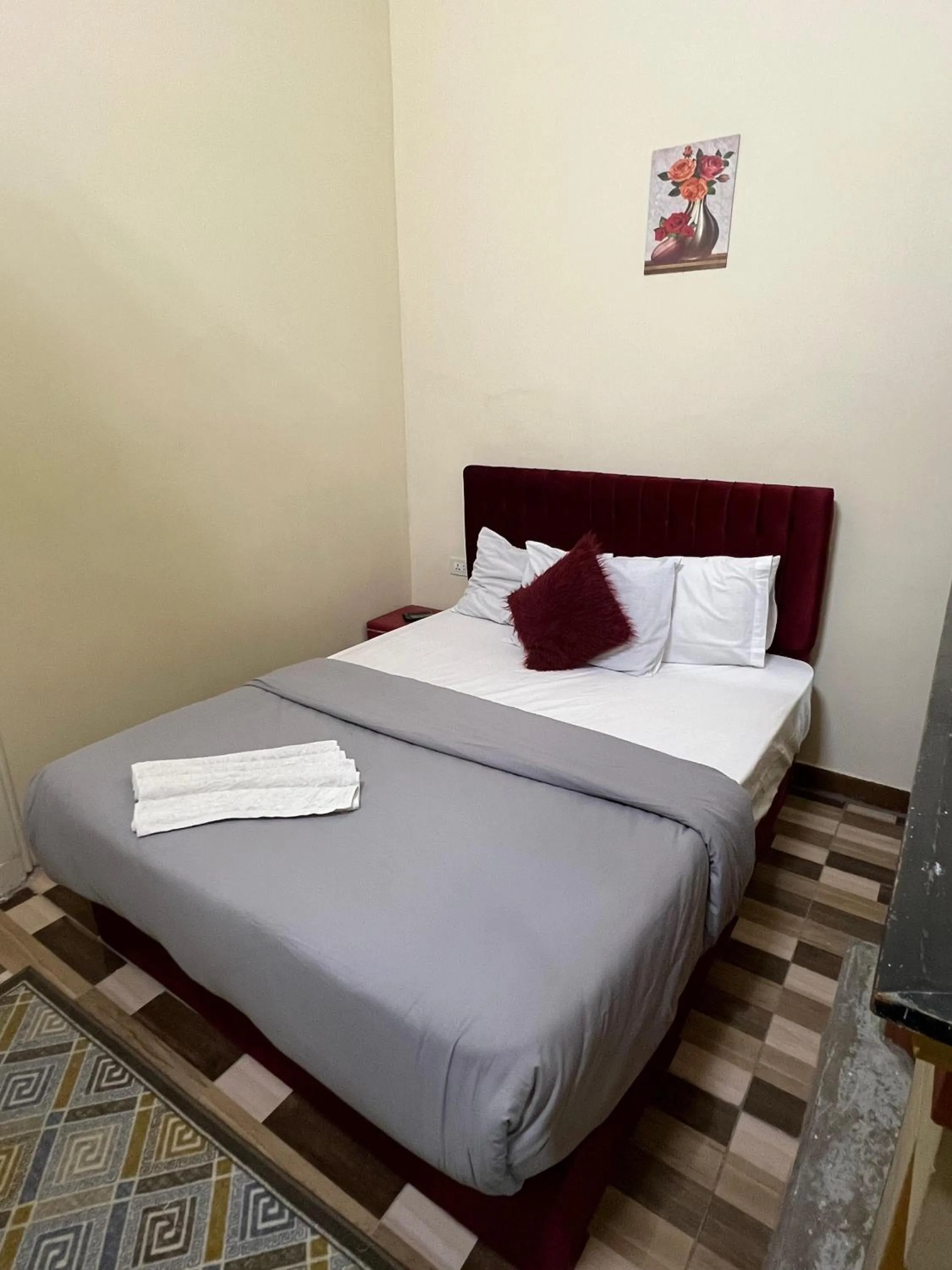 Bed in One Season Cairo