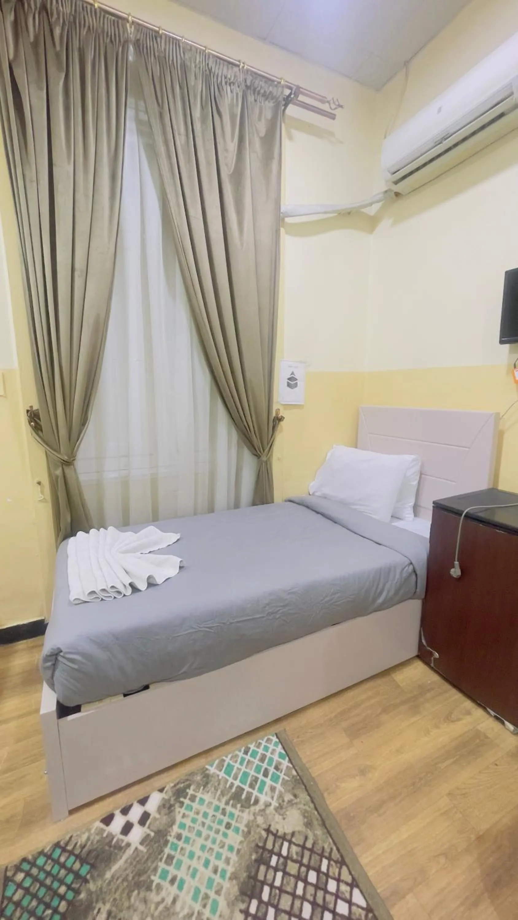 Bed in One Season Cairo