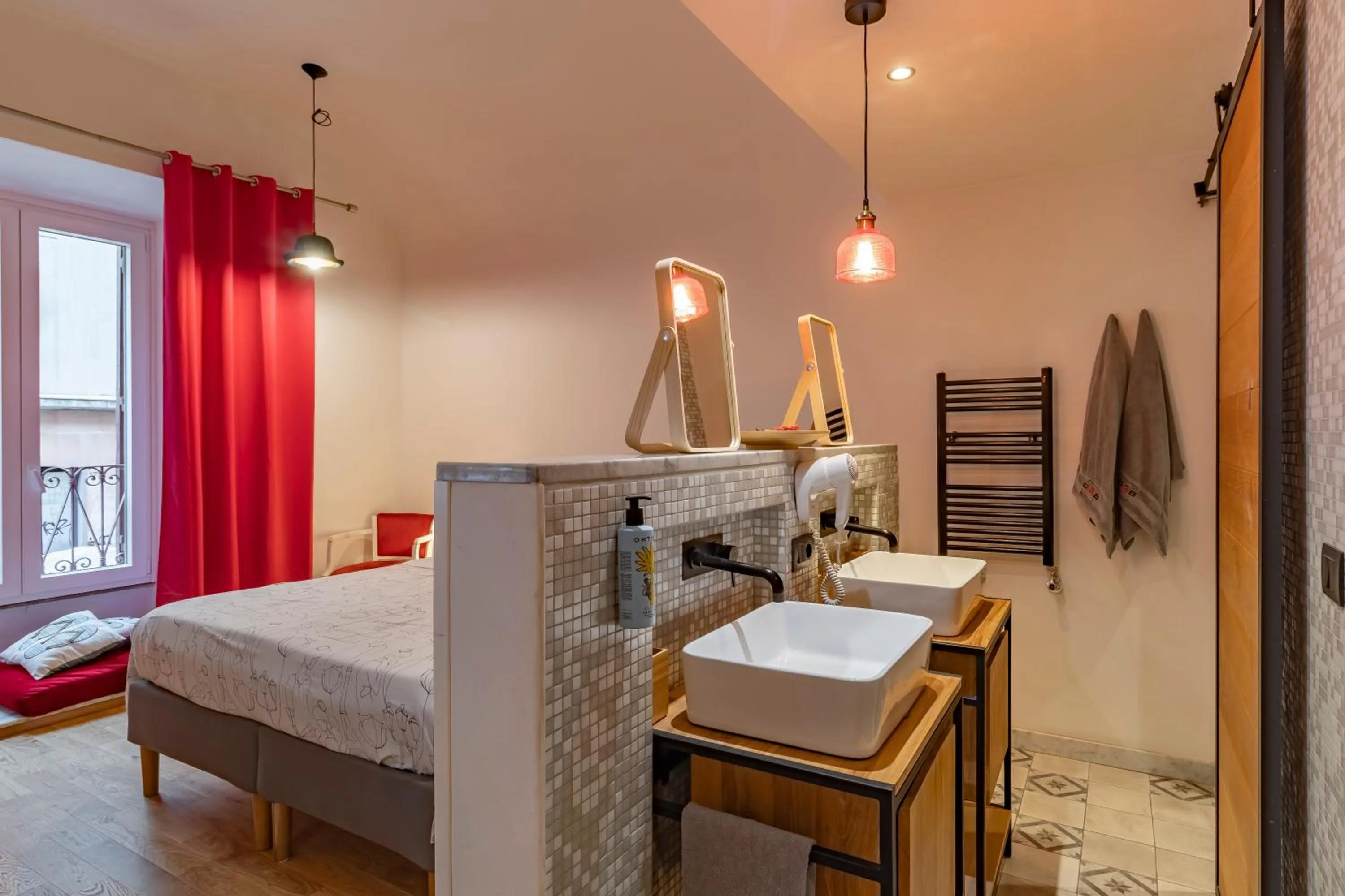 Bedroom, Bed in Superdab