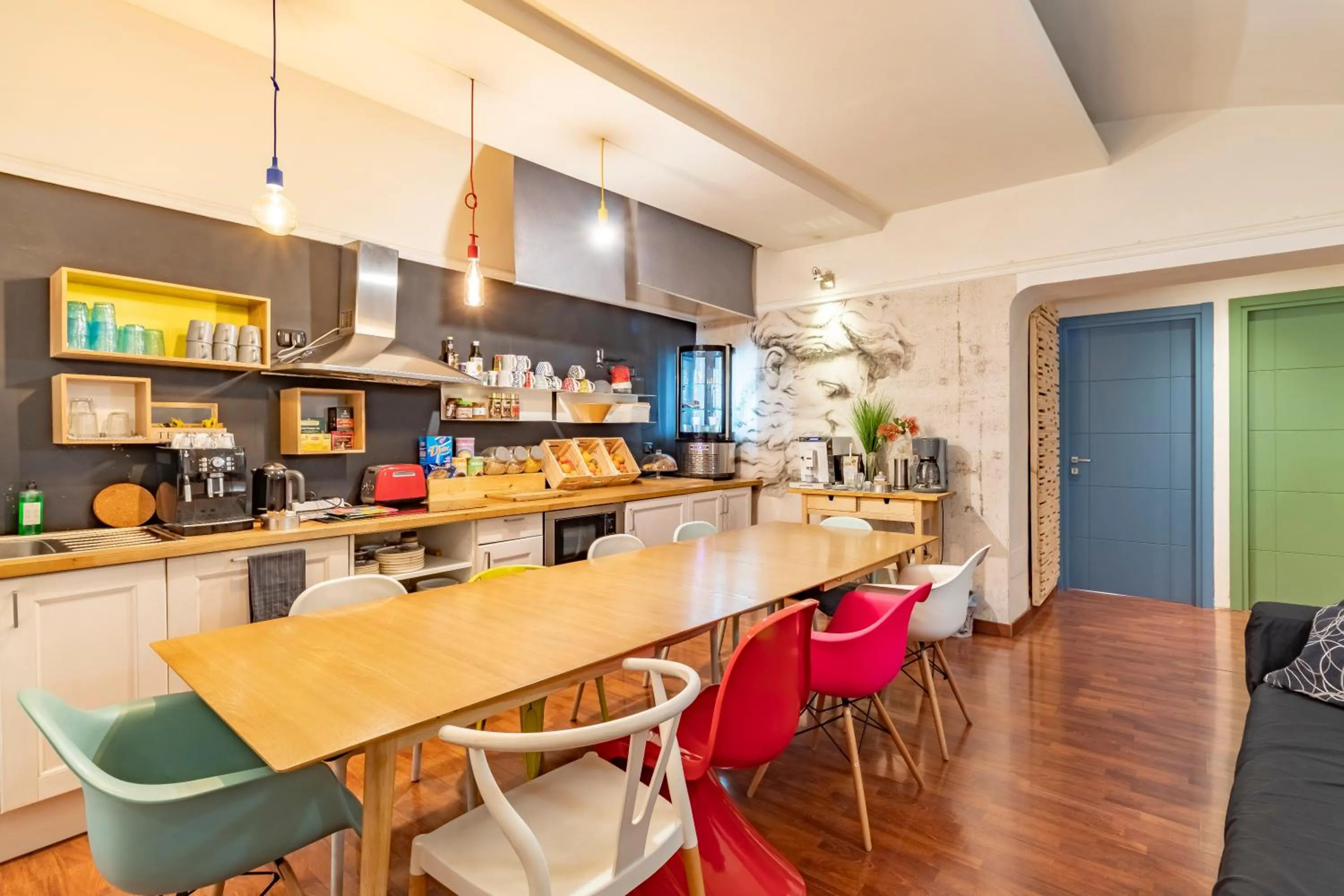 Restaurant/places to eat in Superdab