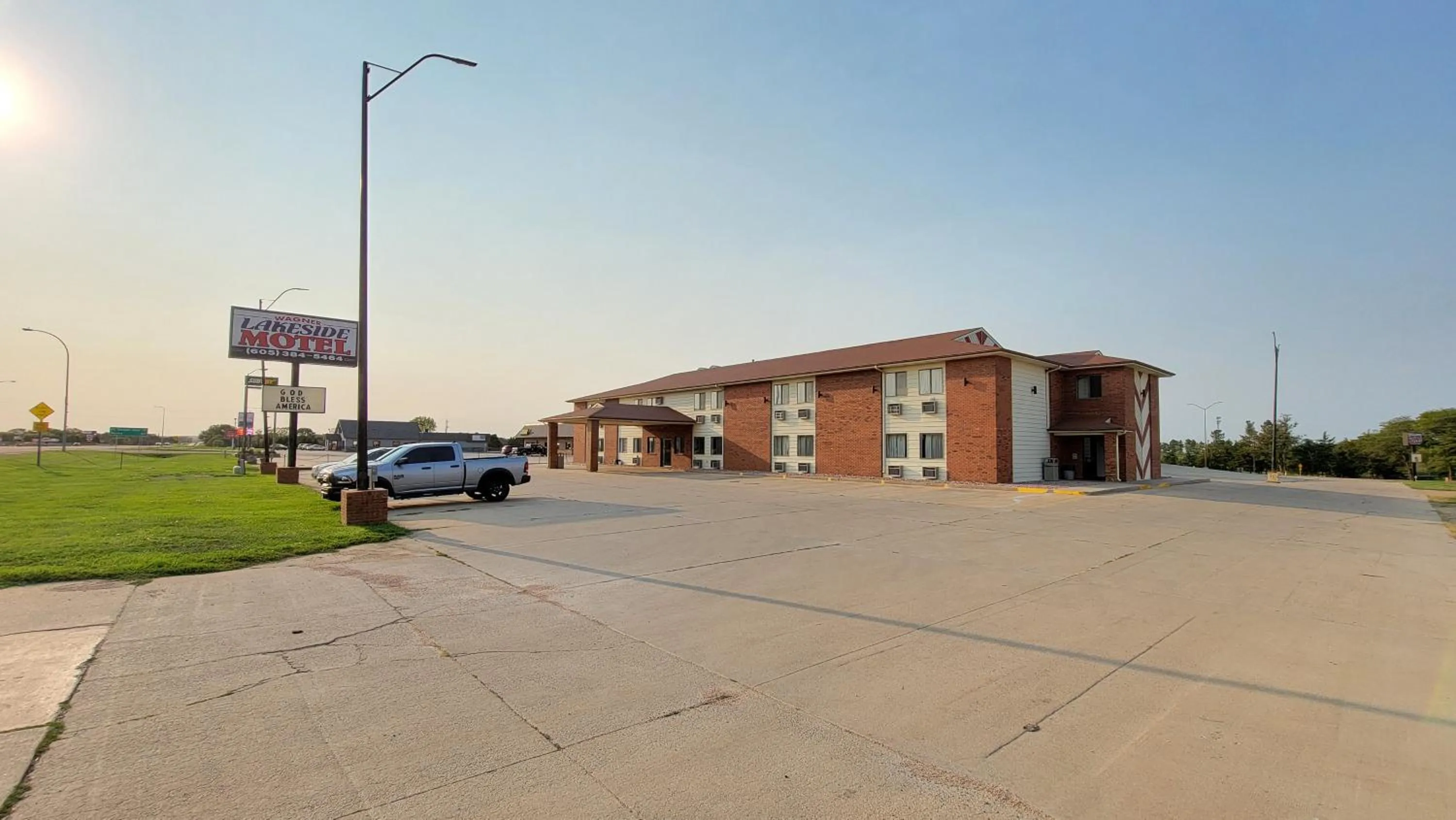 Wagner Lakeside Motel