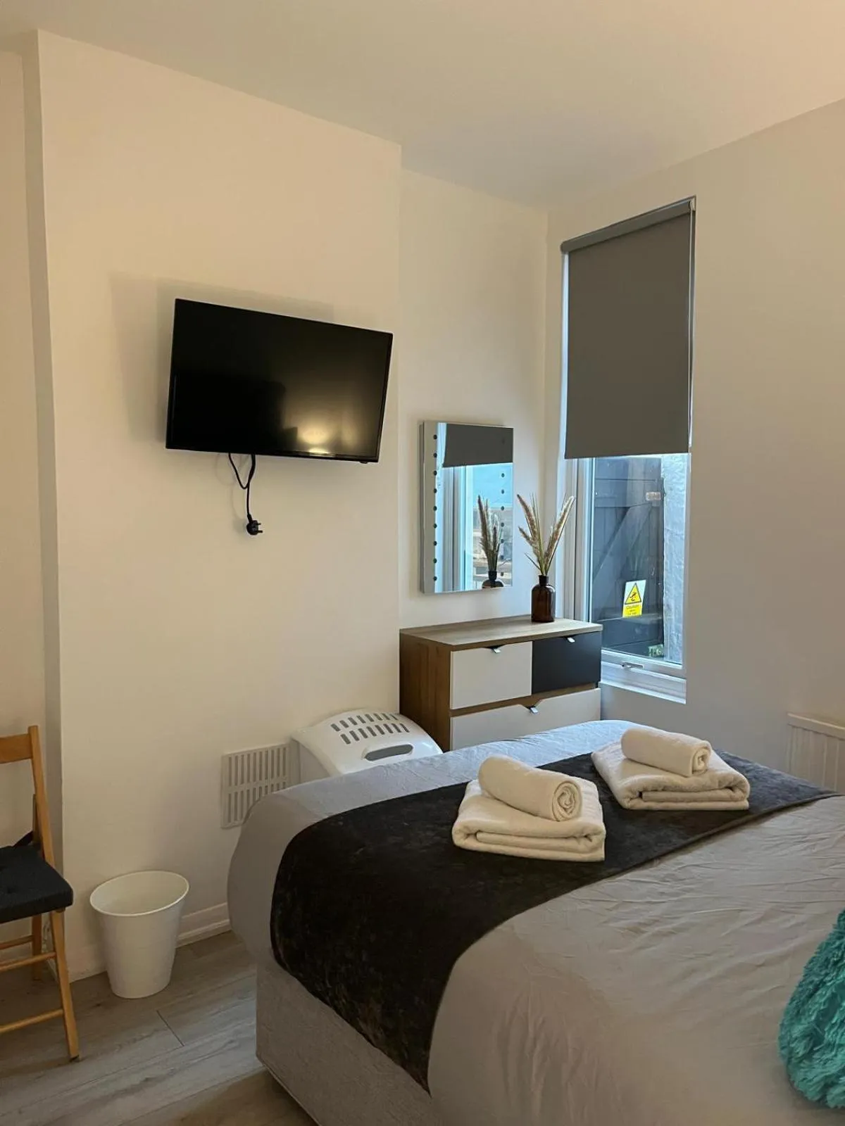 Bedroom in City Beach AirBnB Southend on Sea,