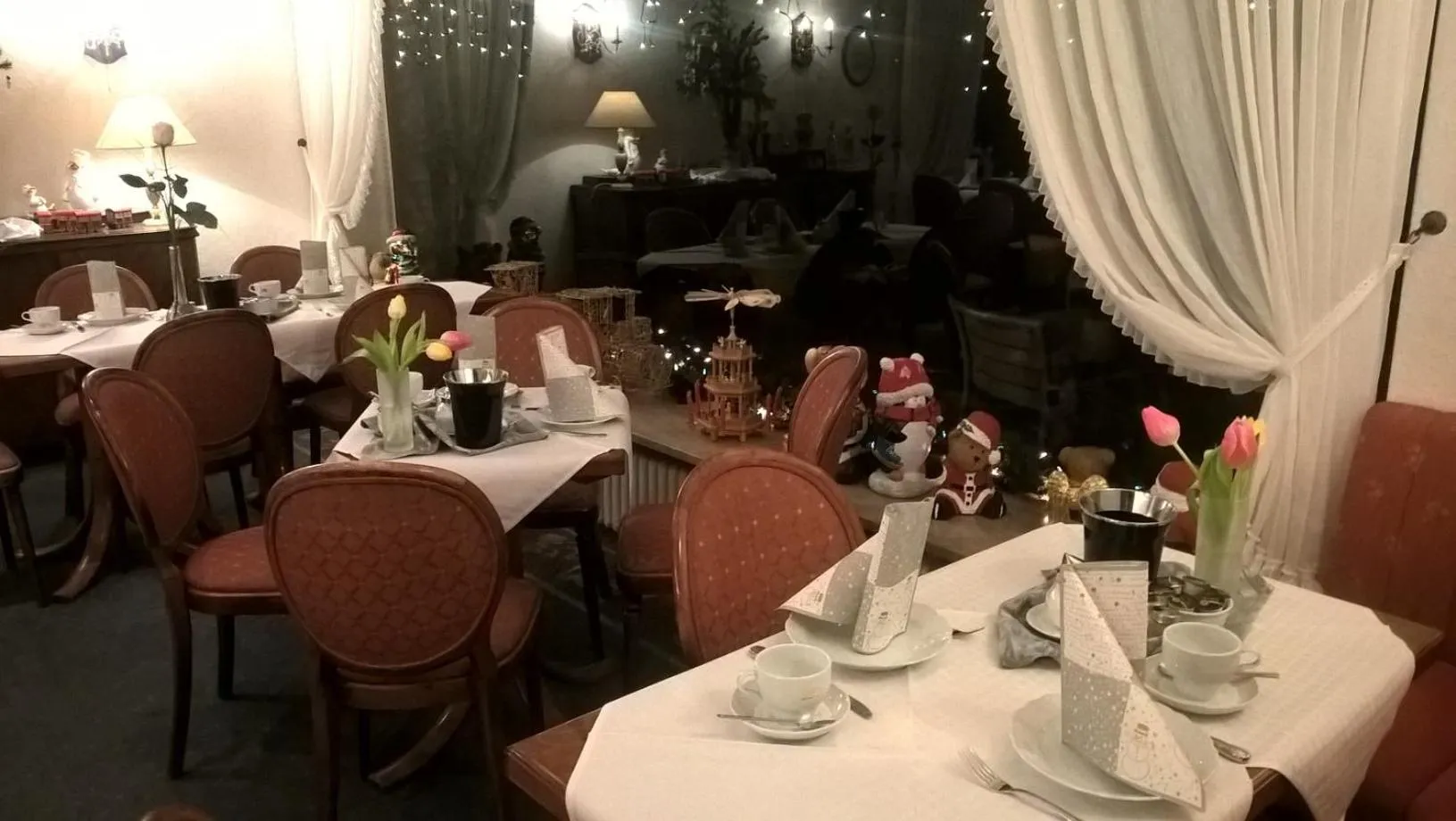 Restaurant/places to eat in Condi Hotel