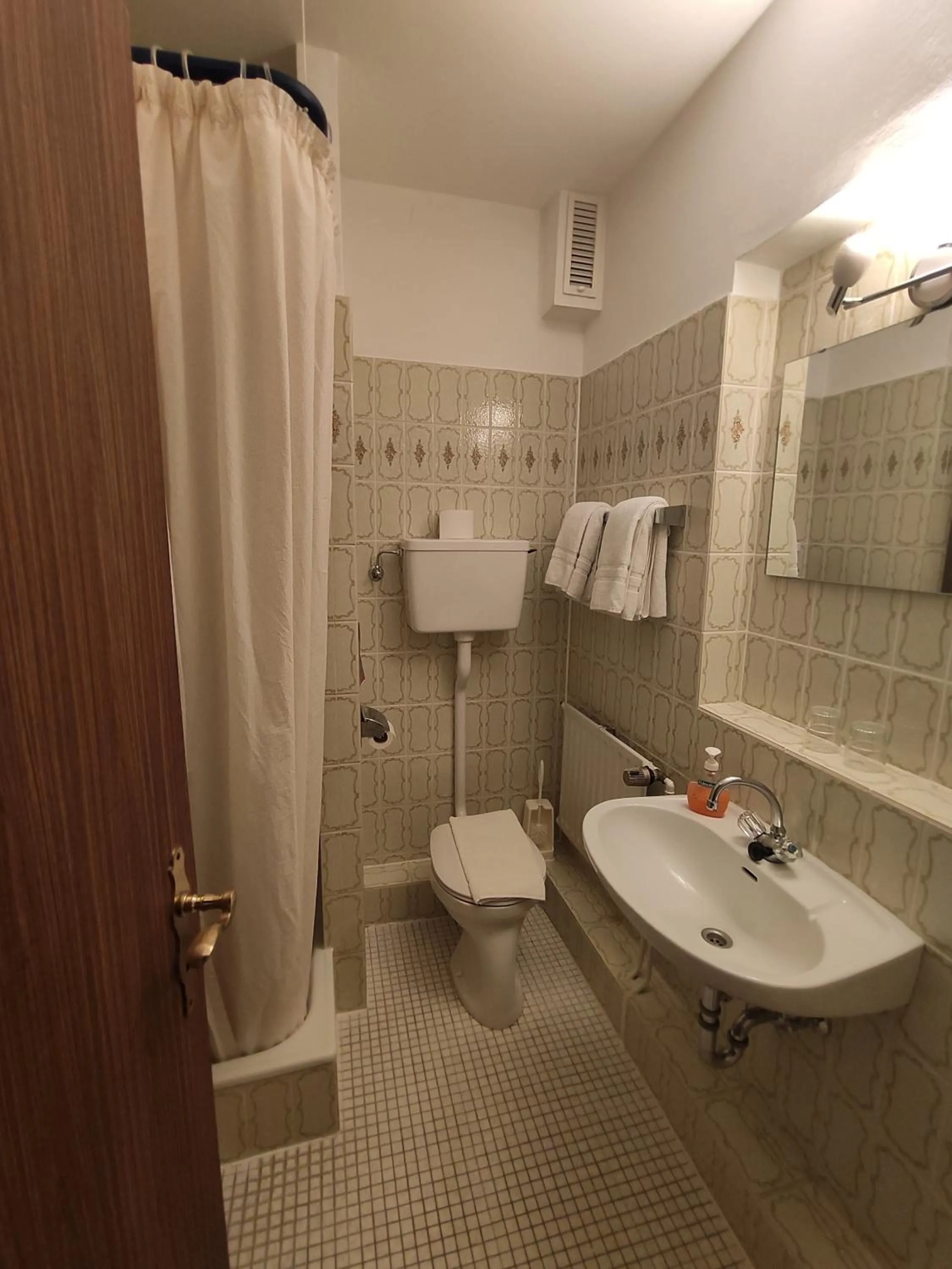 Bathroom in Condi Hotel