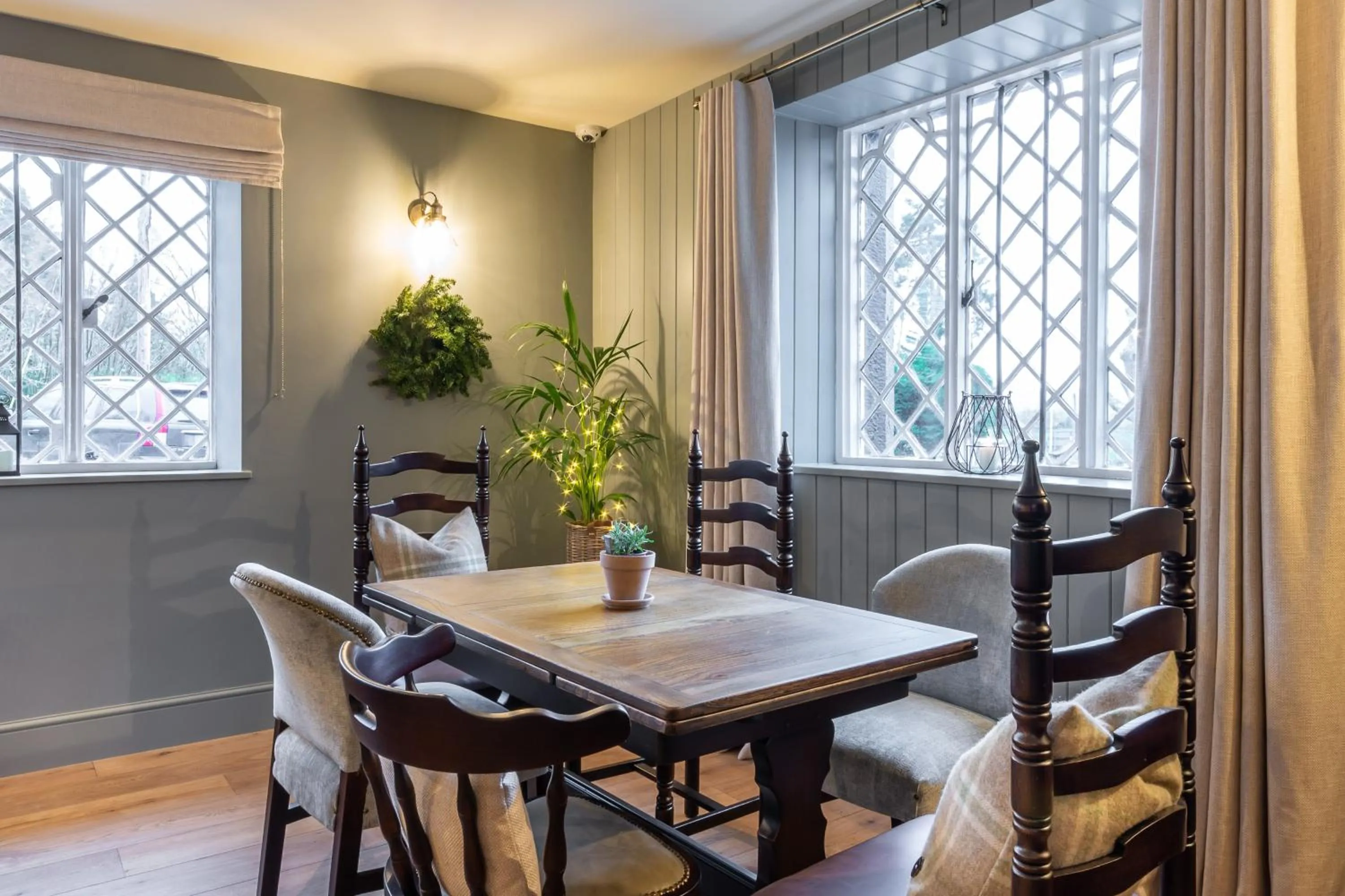 Restaurant/places to eat in Griffin Inn