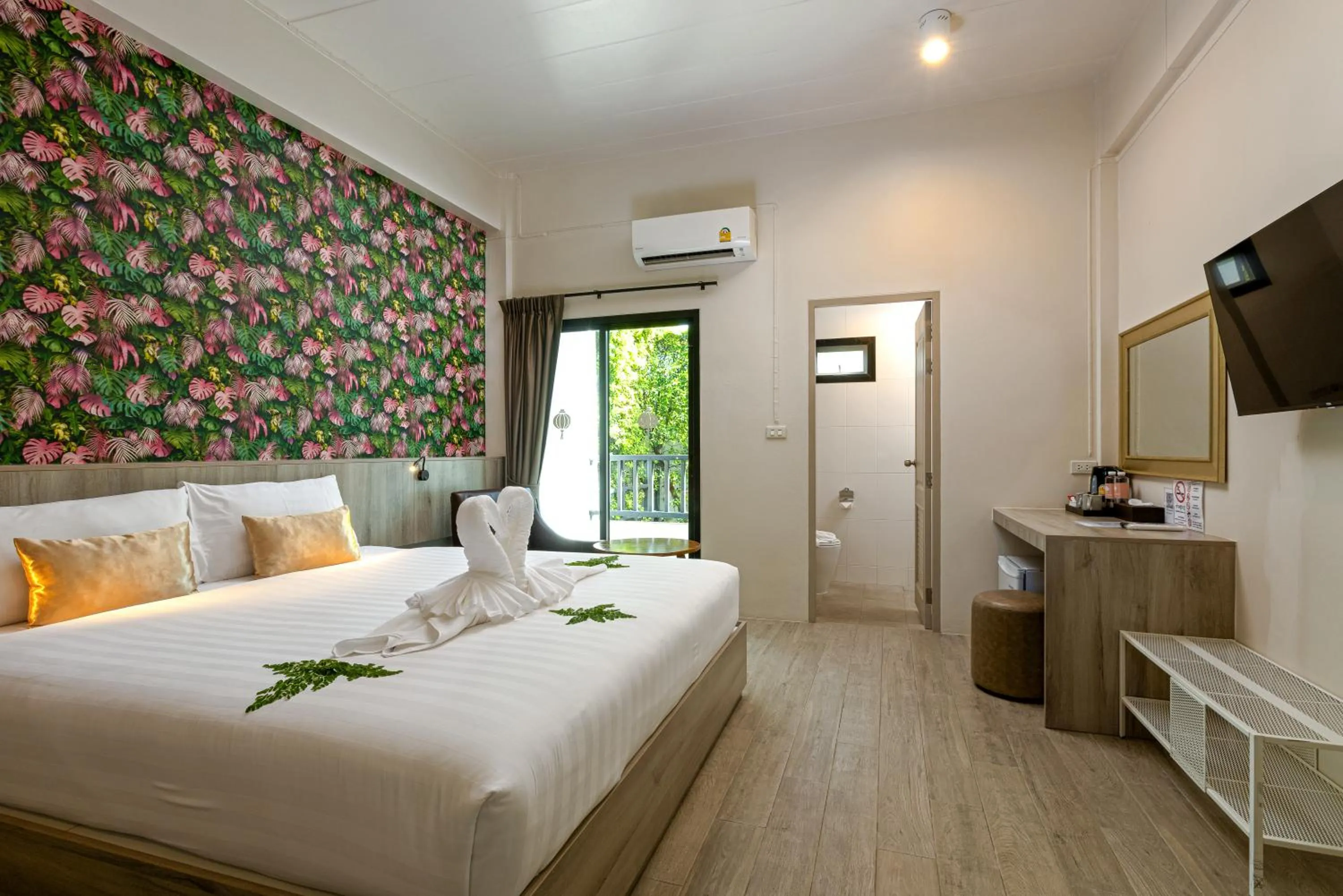 Bedroom, Bed in Ang Pao Hotel Phuket