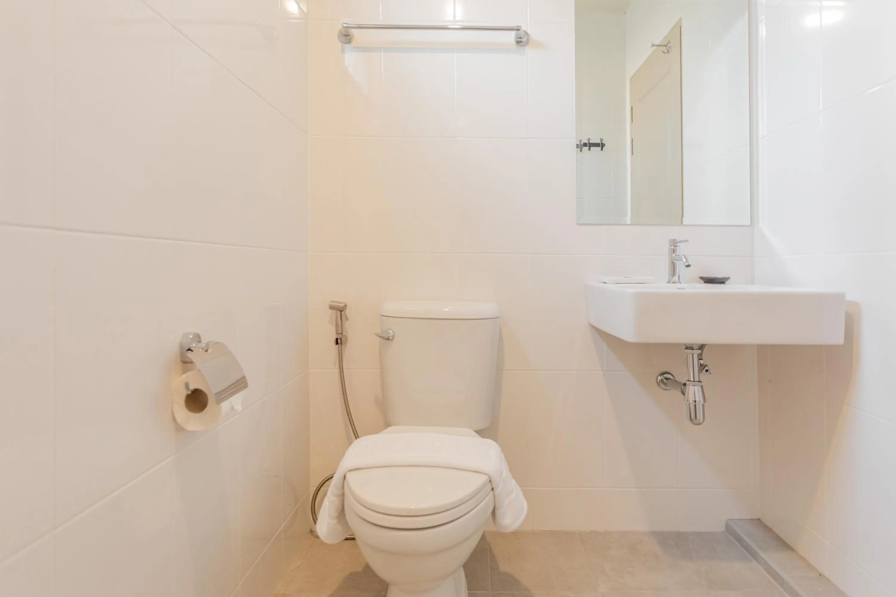 Bathroom in Ang Pao Hotel Phuket