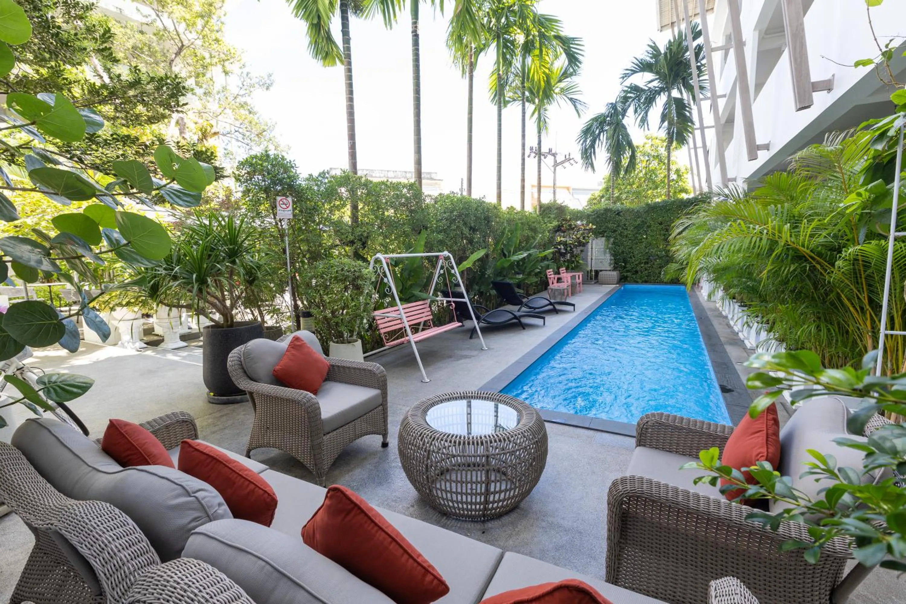 Swimming pool in Ang Pao Hotel Phuket