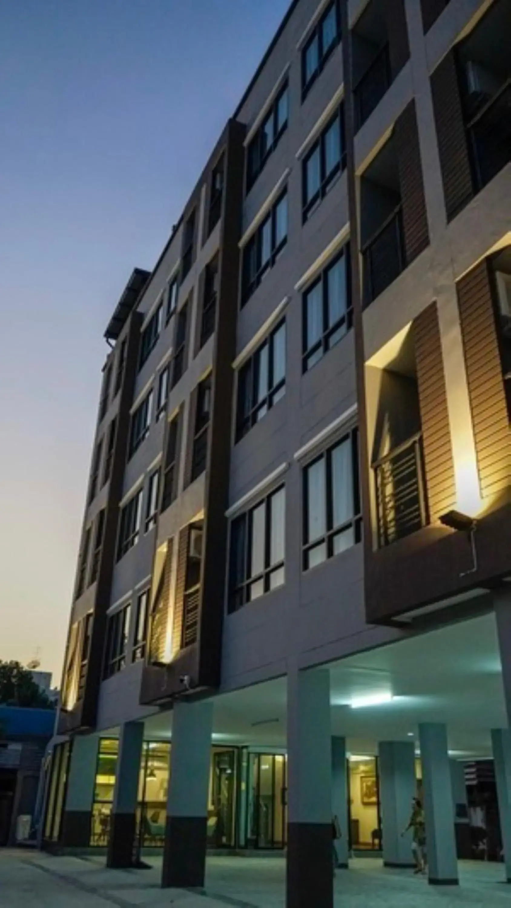 Property building in Plearnwan Deluxe Mansion Property building in Plearnwan Deluxe Mansion