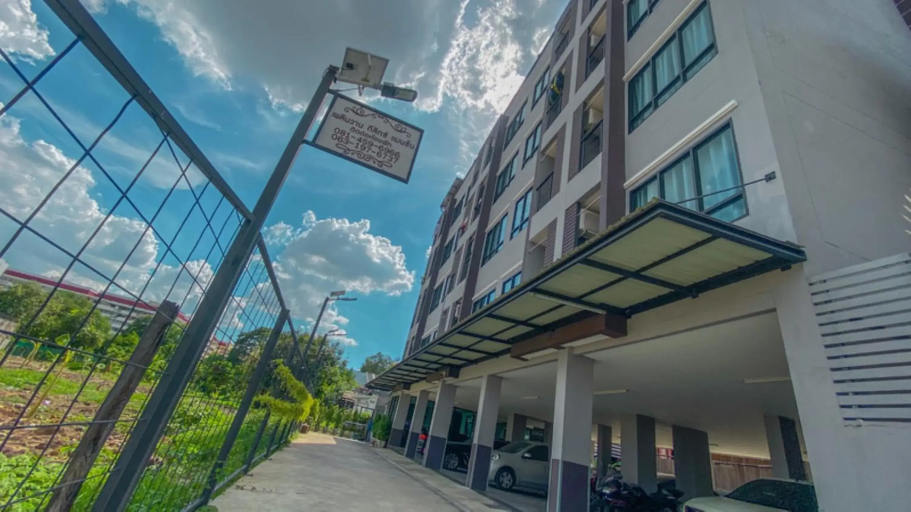 Property building in Plearnwan Deluxe Mansion Property building in Plearnwan Deluxe Mansion