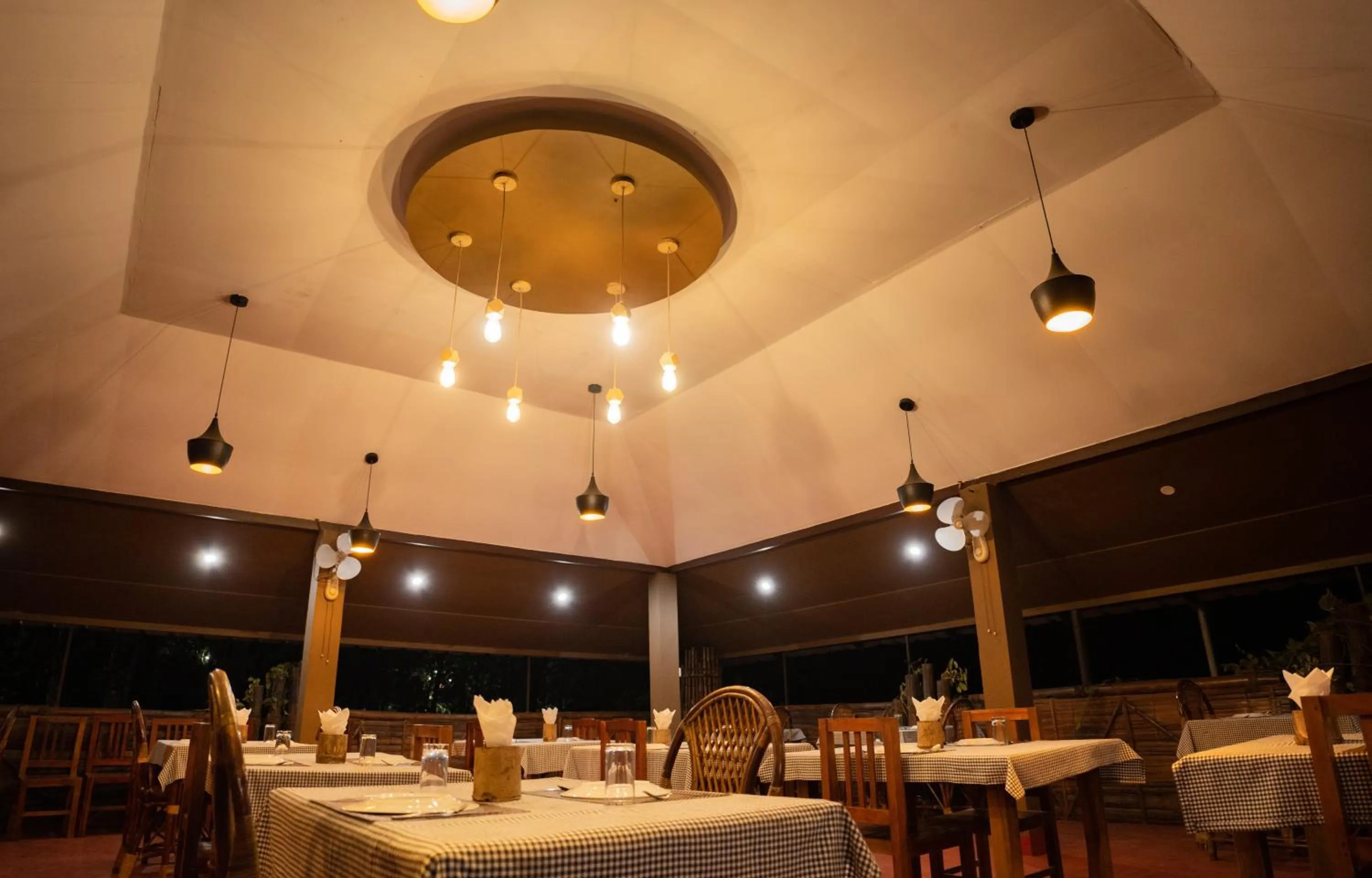 Restaurant/places to eat in Edens Munnar