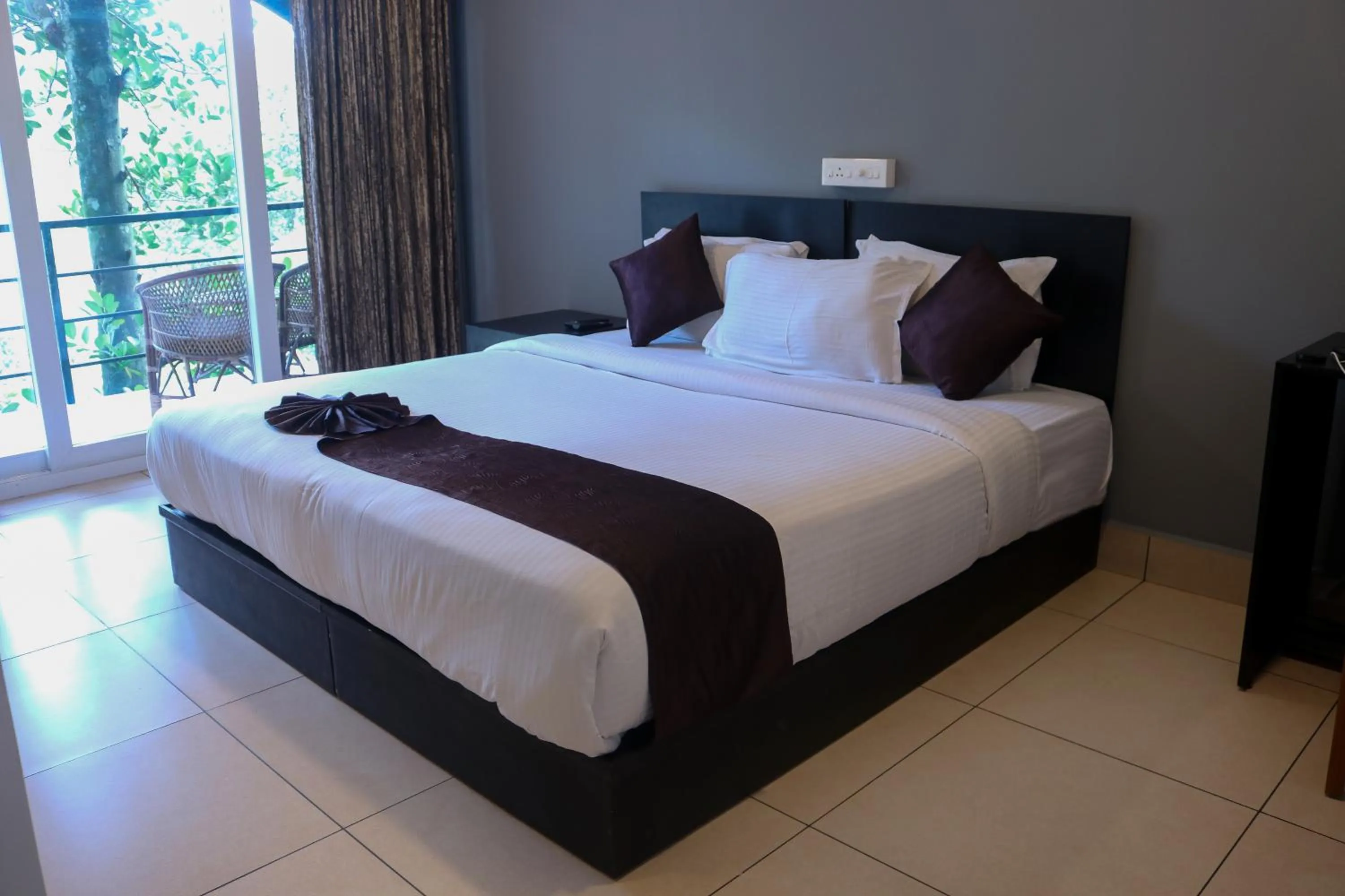 Coffee/tea facilities, Bed in Edens Munnar