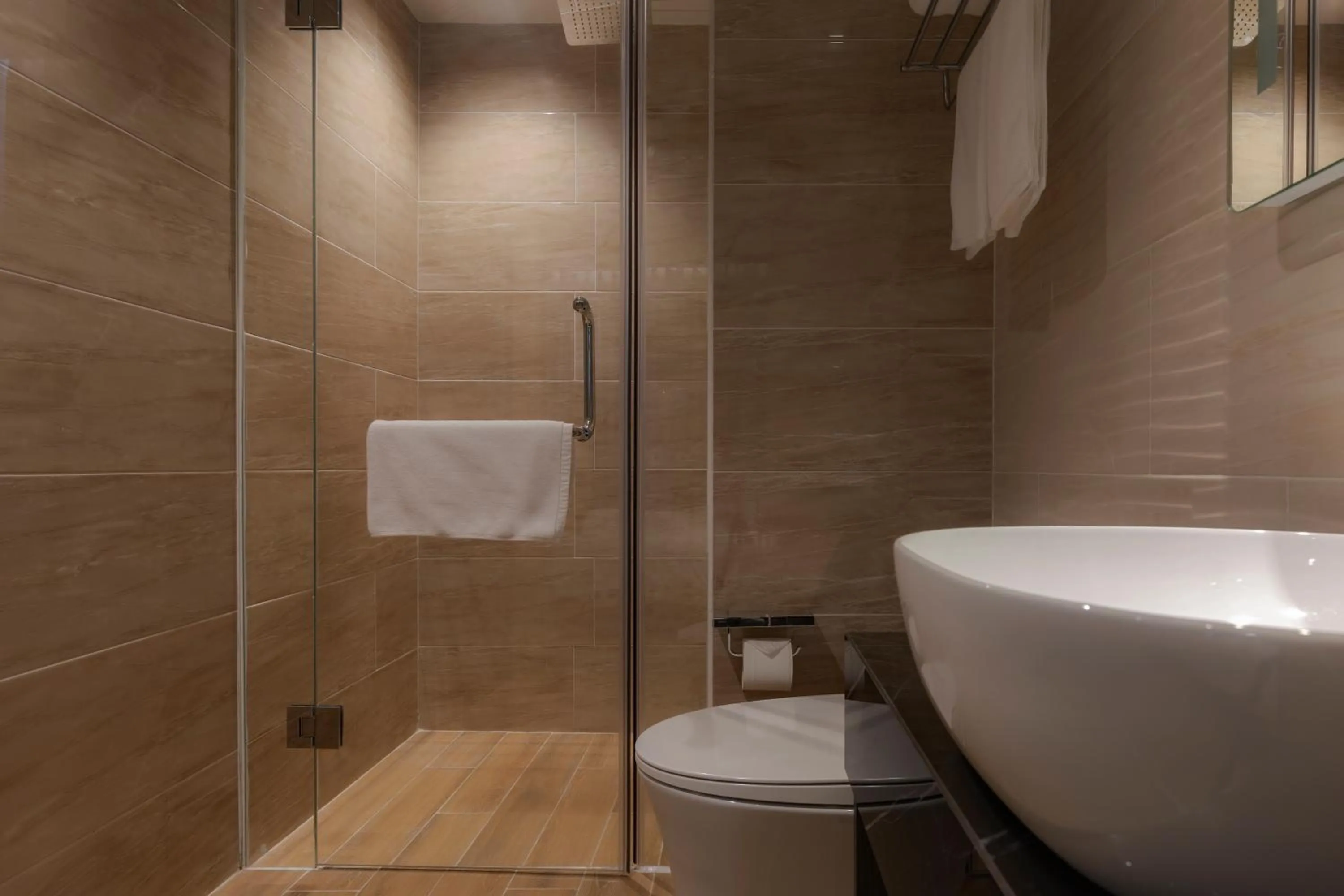 Shower in Premier Pearl Hotel Vung Tau