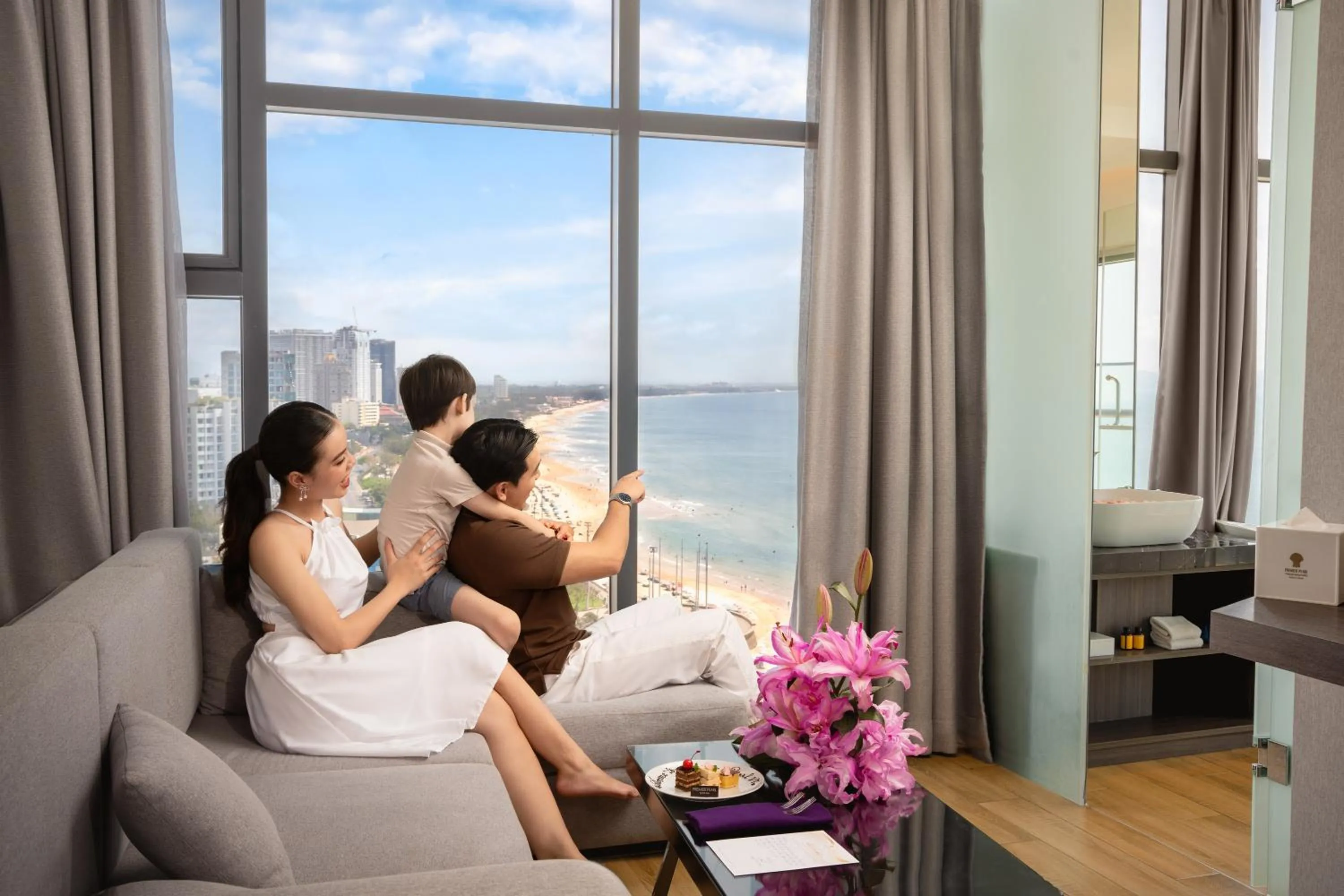 Living room in Premier Pearl Hotel Vung Tau