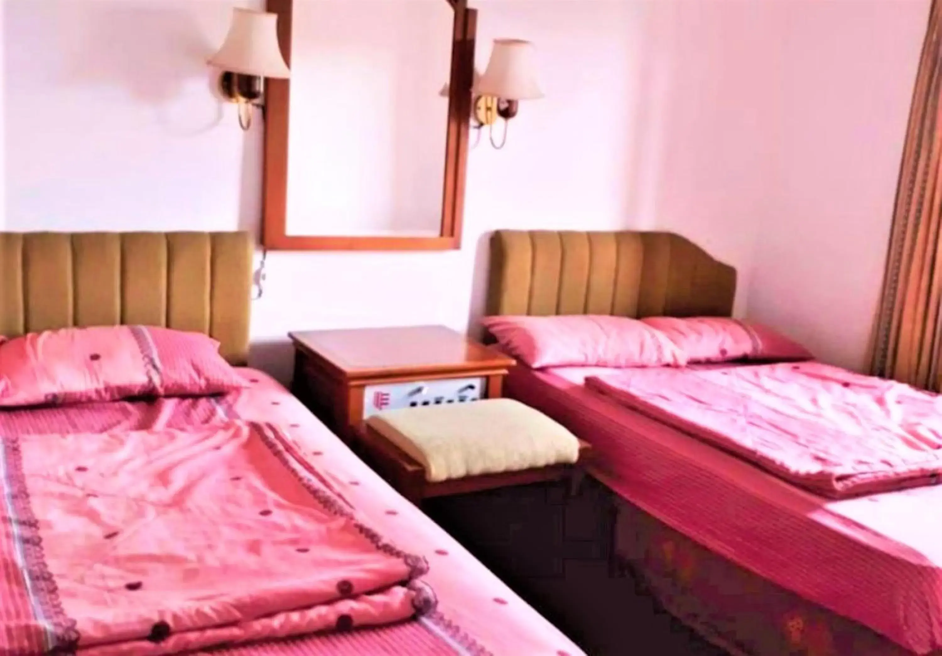 Family Room - single occupancy in Villa Orange Lembang Pengkolan Family Room - single occupancy in Villa Orange Lembang Pengkolan