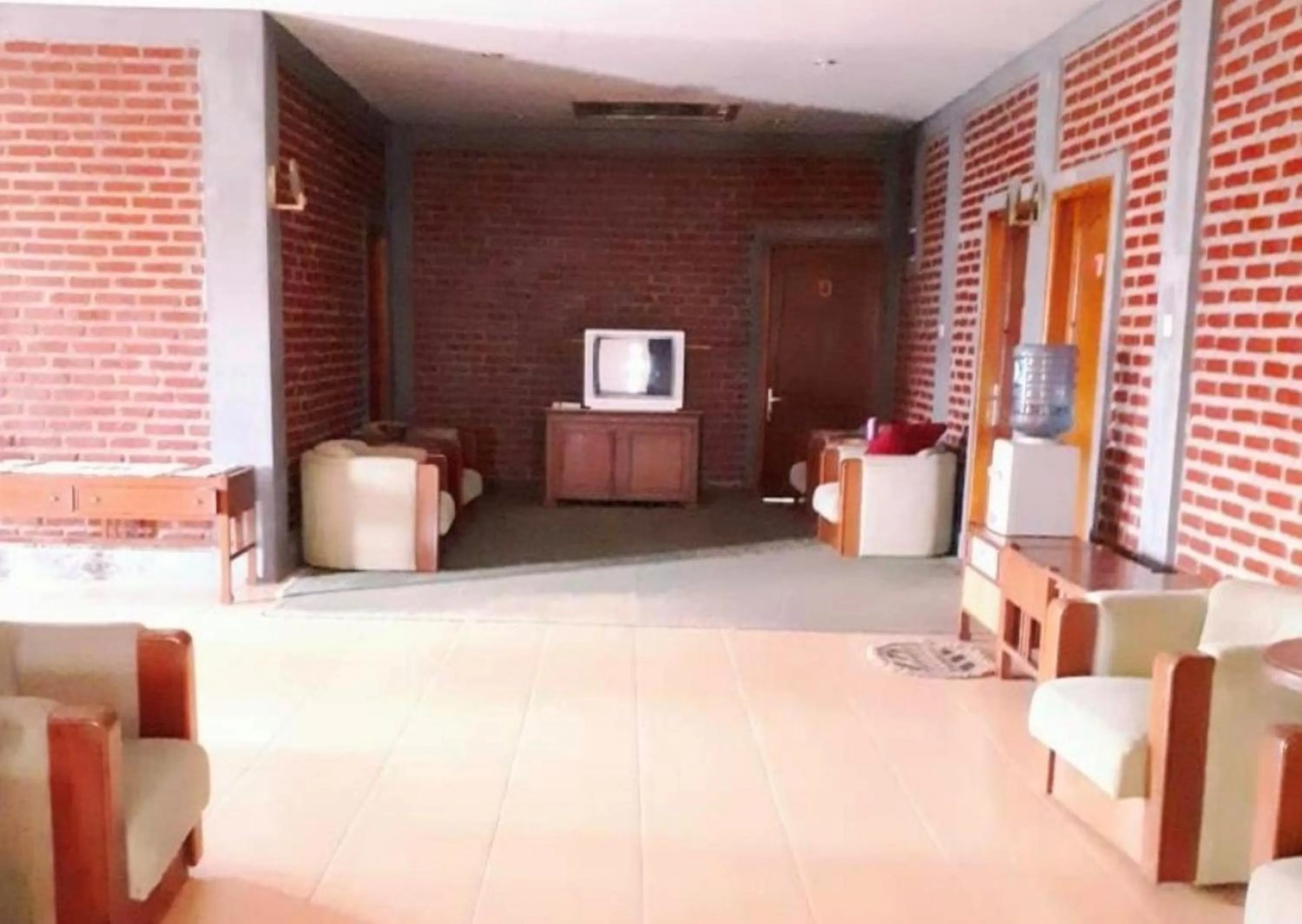 Communal lounge/ TV room in Villa Orange Lembang Pengkolan