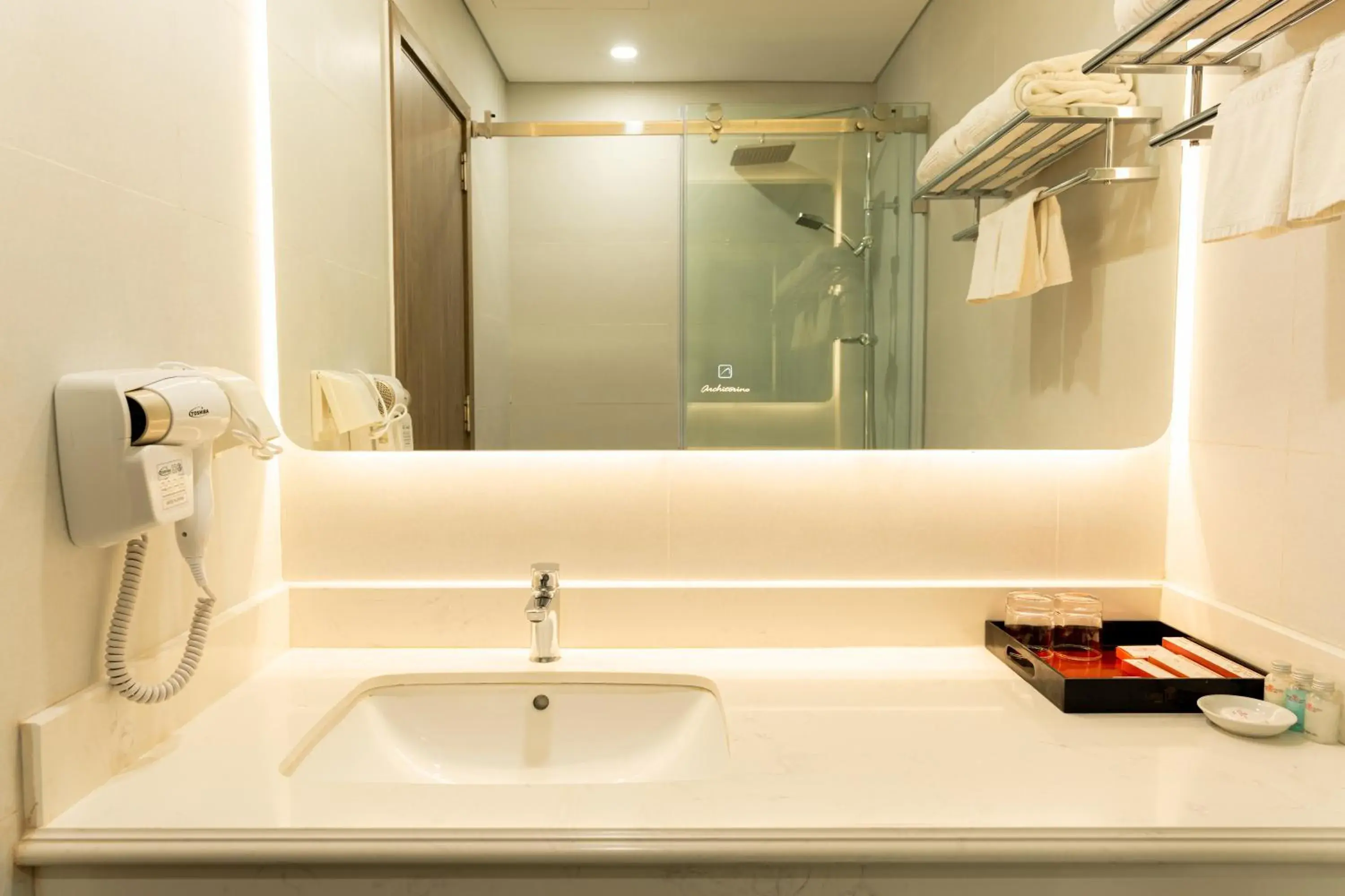 Shower in Capital Garden Hotel Shower in Capital Garden Hotel