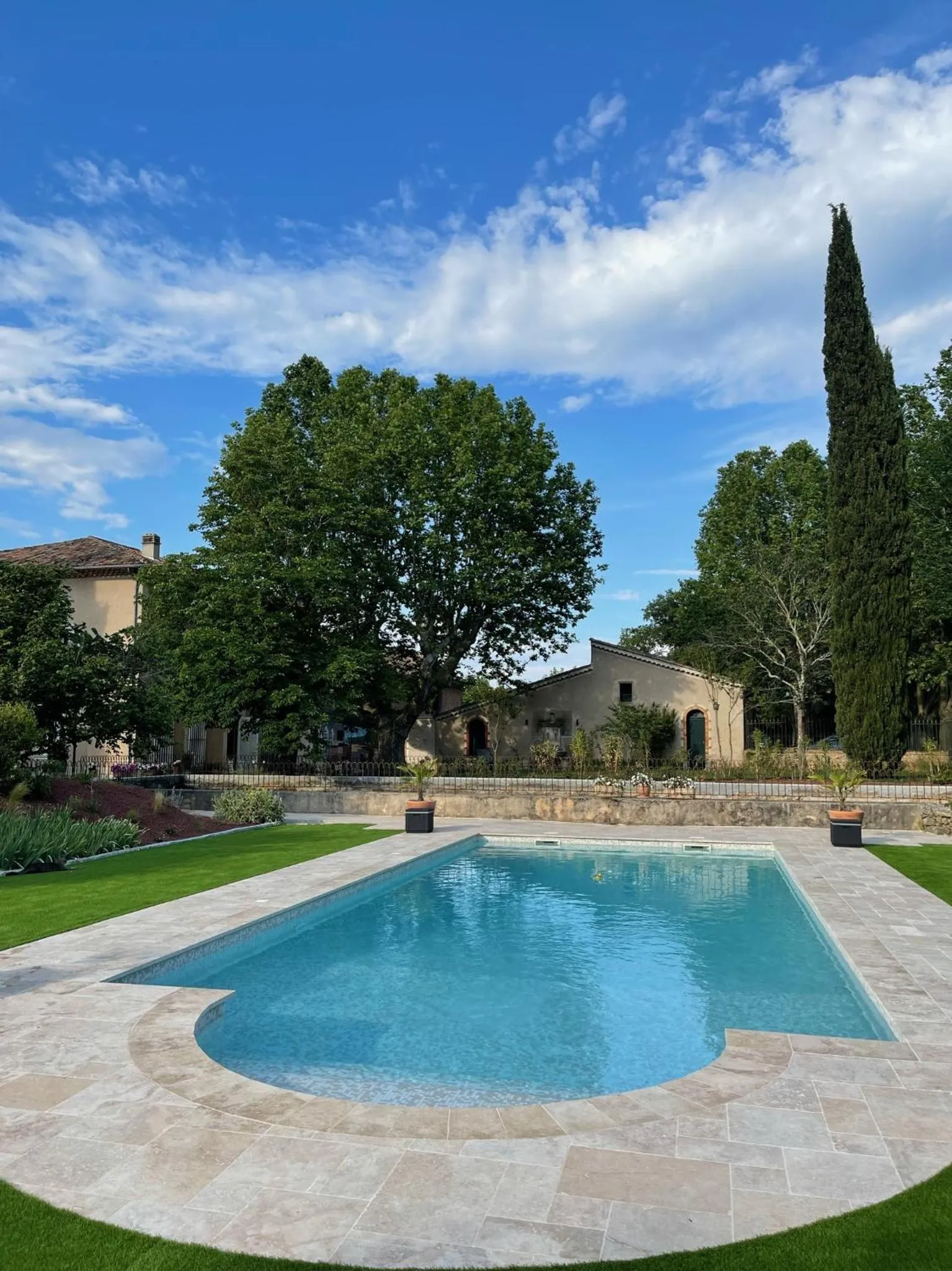 Swimming pool in Domaine Les Mûriers