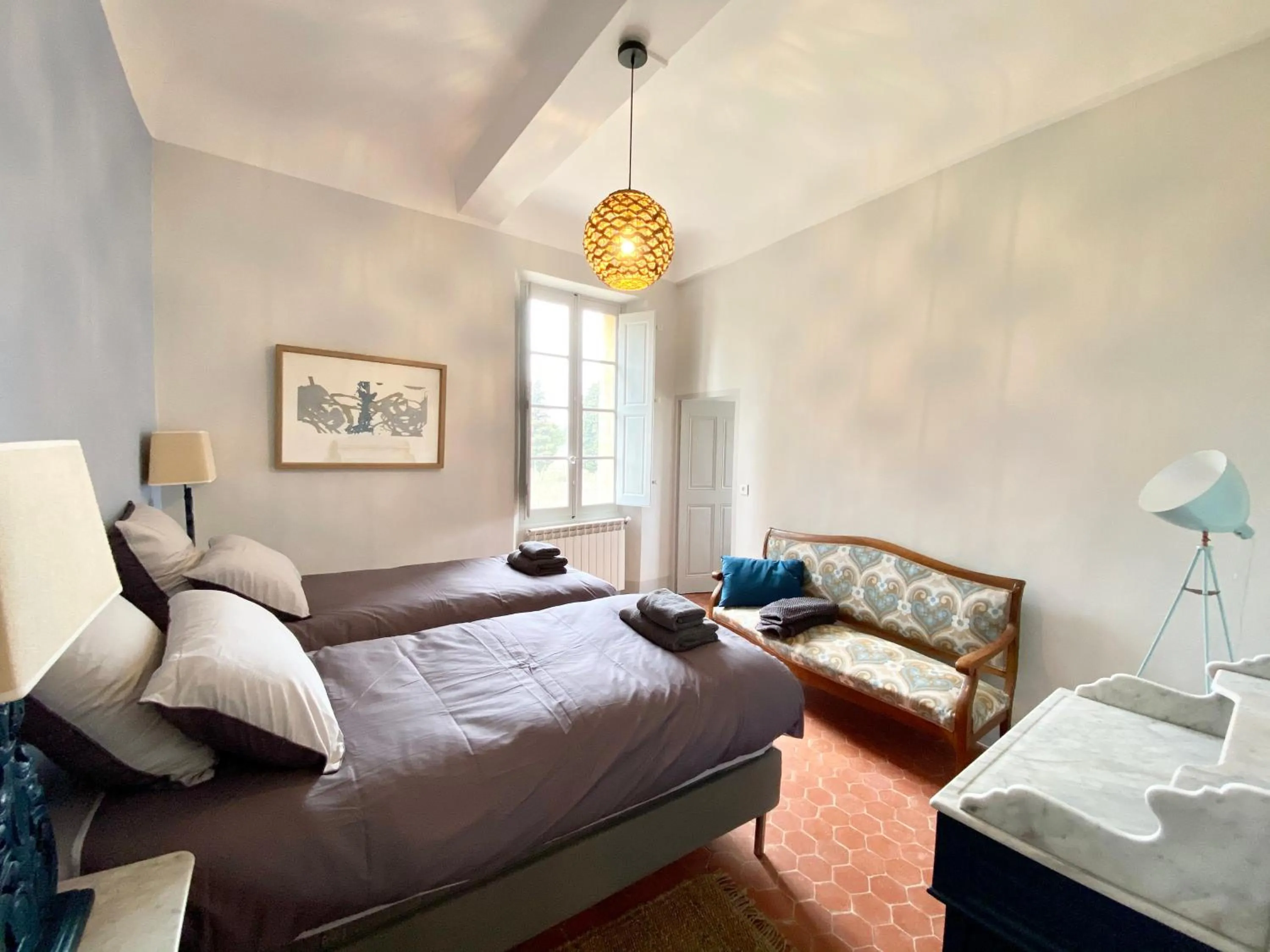 Photo of the whole room, Bed in Domaine Les Mûriers