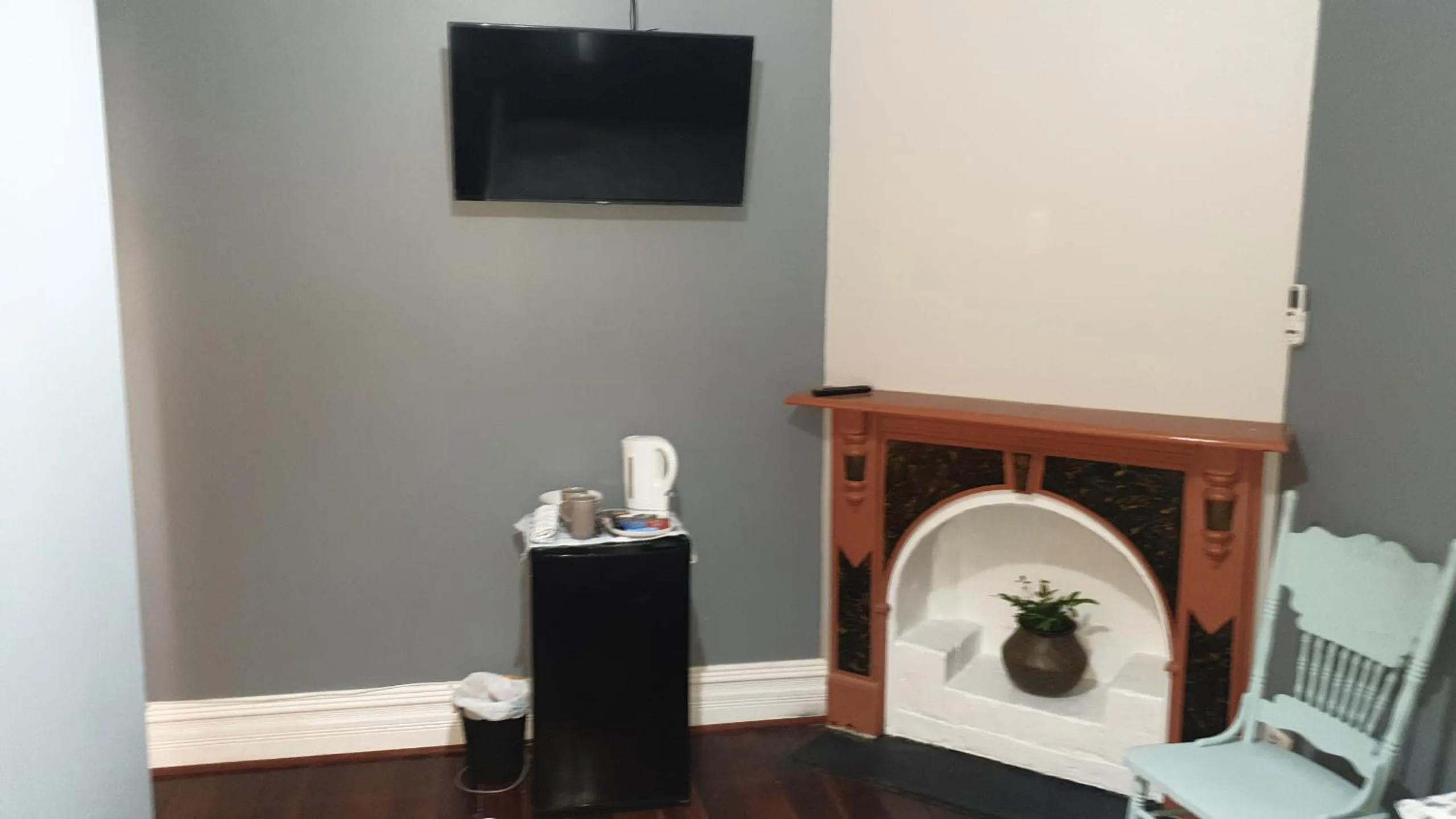 TV and multimedia in Roseneath Cottage