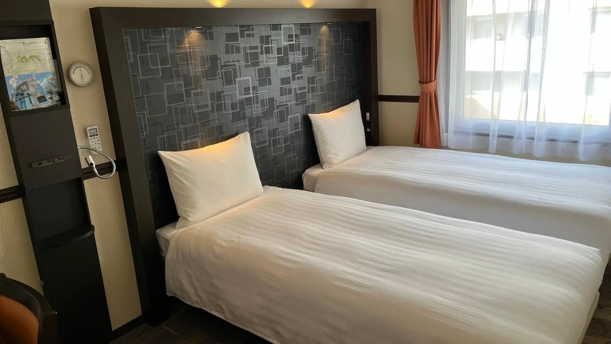 Bedroom, Bed in Toyoko Inn Tokyo Shinagawa Konan-guchi Tennozu Isle