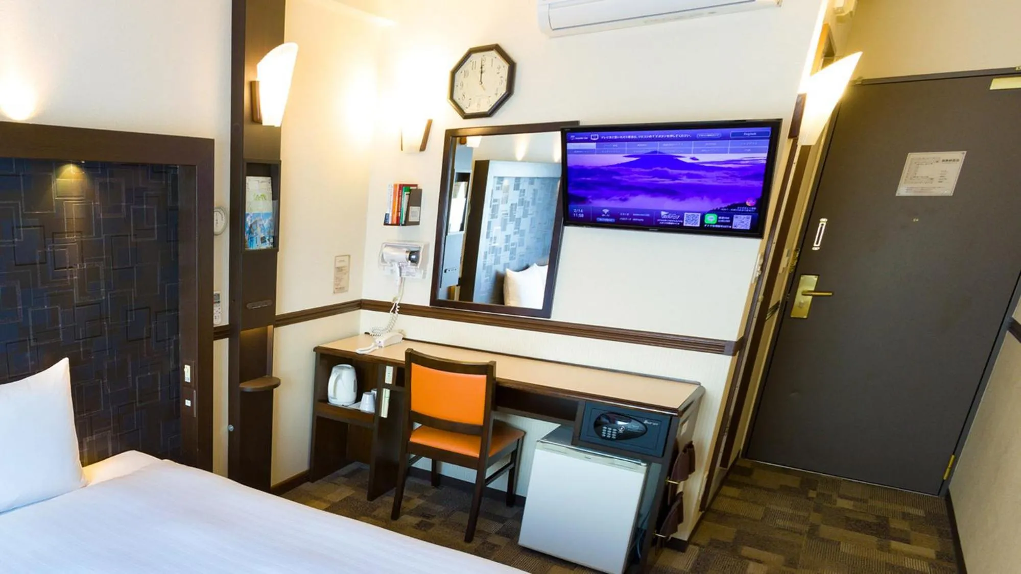 Area and facilities, Bed in Toyoko Inn Tokyo Shinagawa Konan-guchi Tennozu Isle