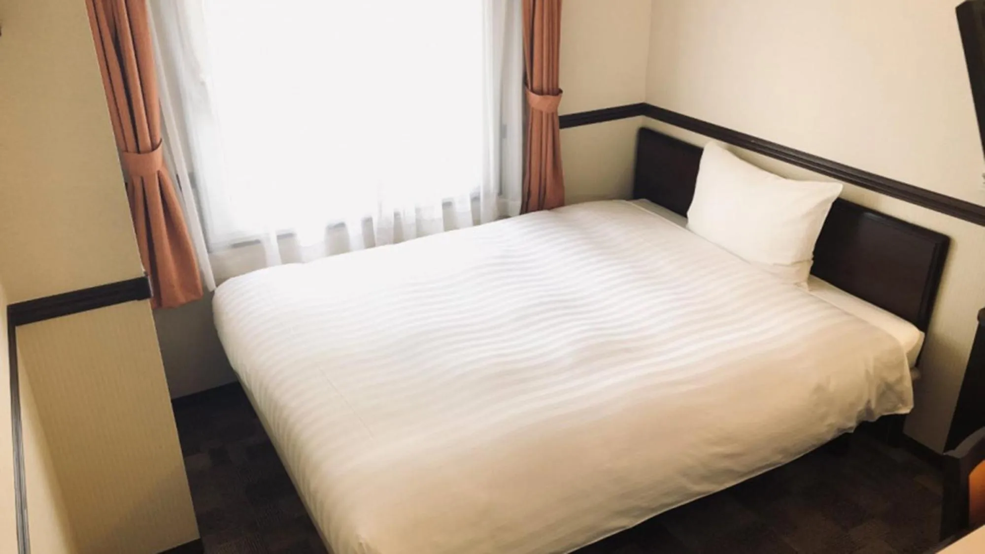 Bedroom, Bed in Toyoko Inn Tokyo Shinagawa Konan-guchi Tennozu Isle