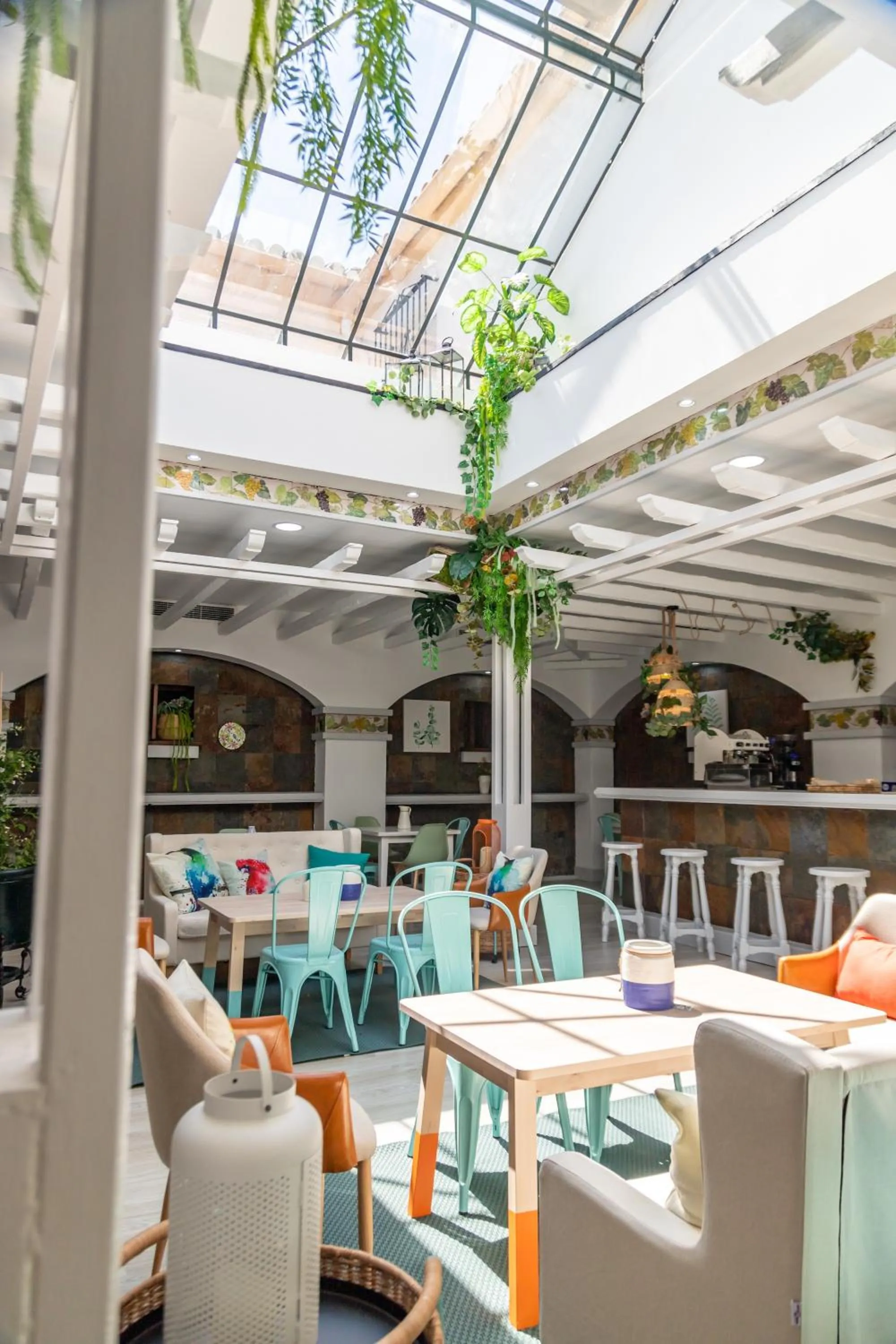 Restaurant/places to eat in Hotel Marhava