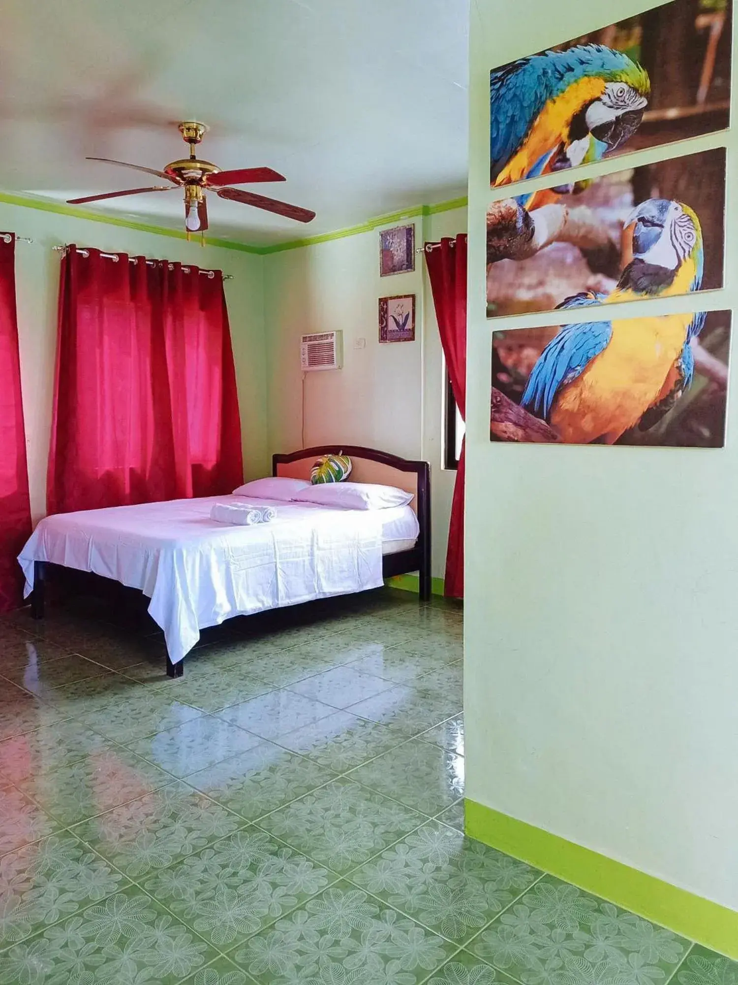 Bed in RedDoorz @ Garcia Hernandez Bohol Bed in RedDoorz @ Garcia Hernandez Bohol
