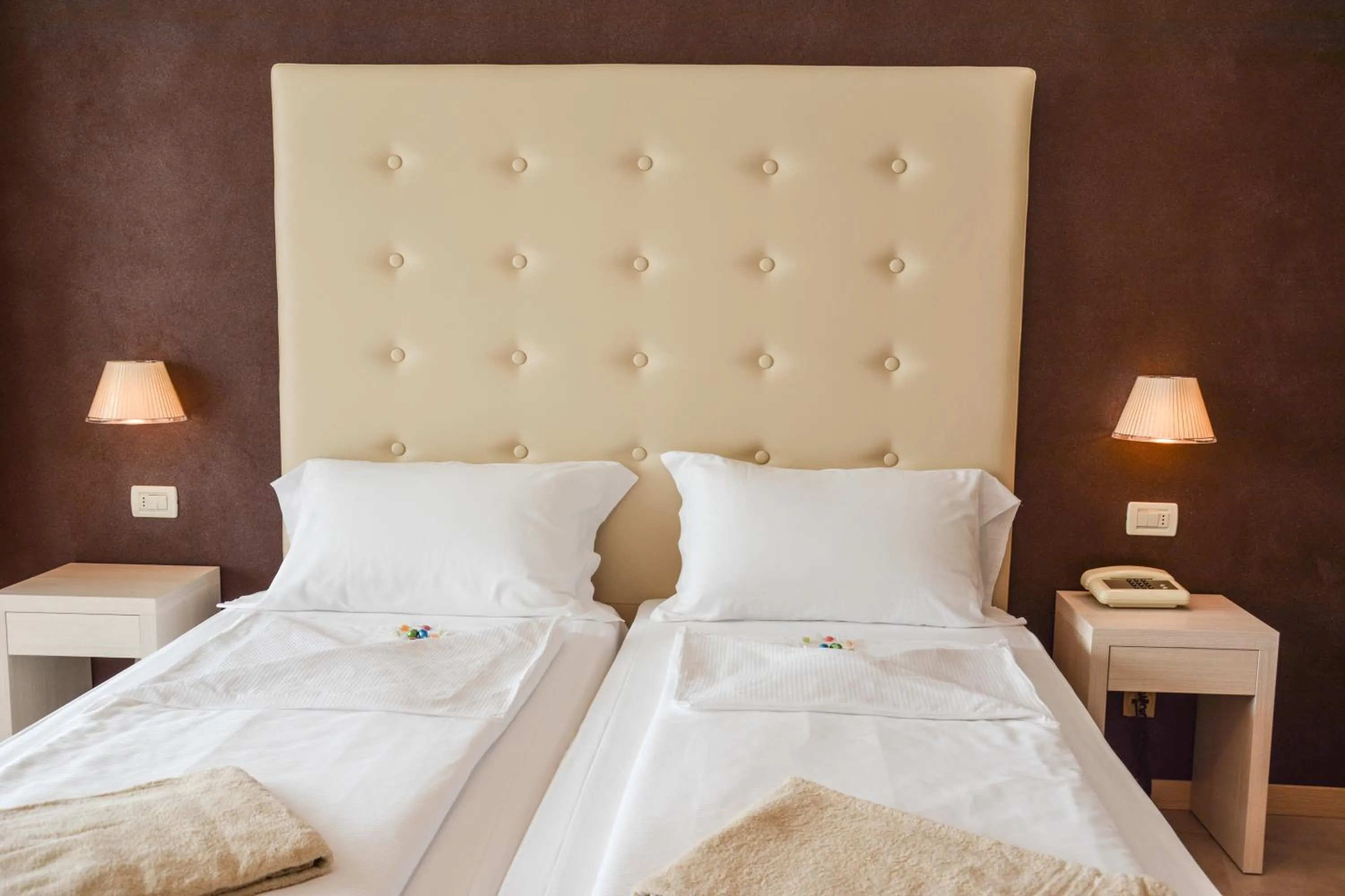 Bed in HOTEL ASTOR