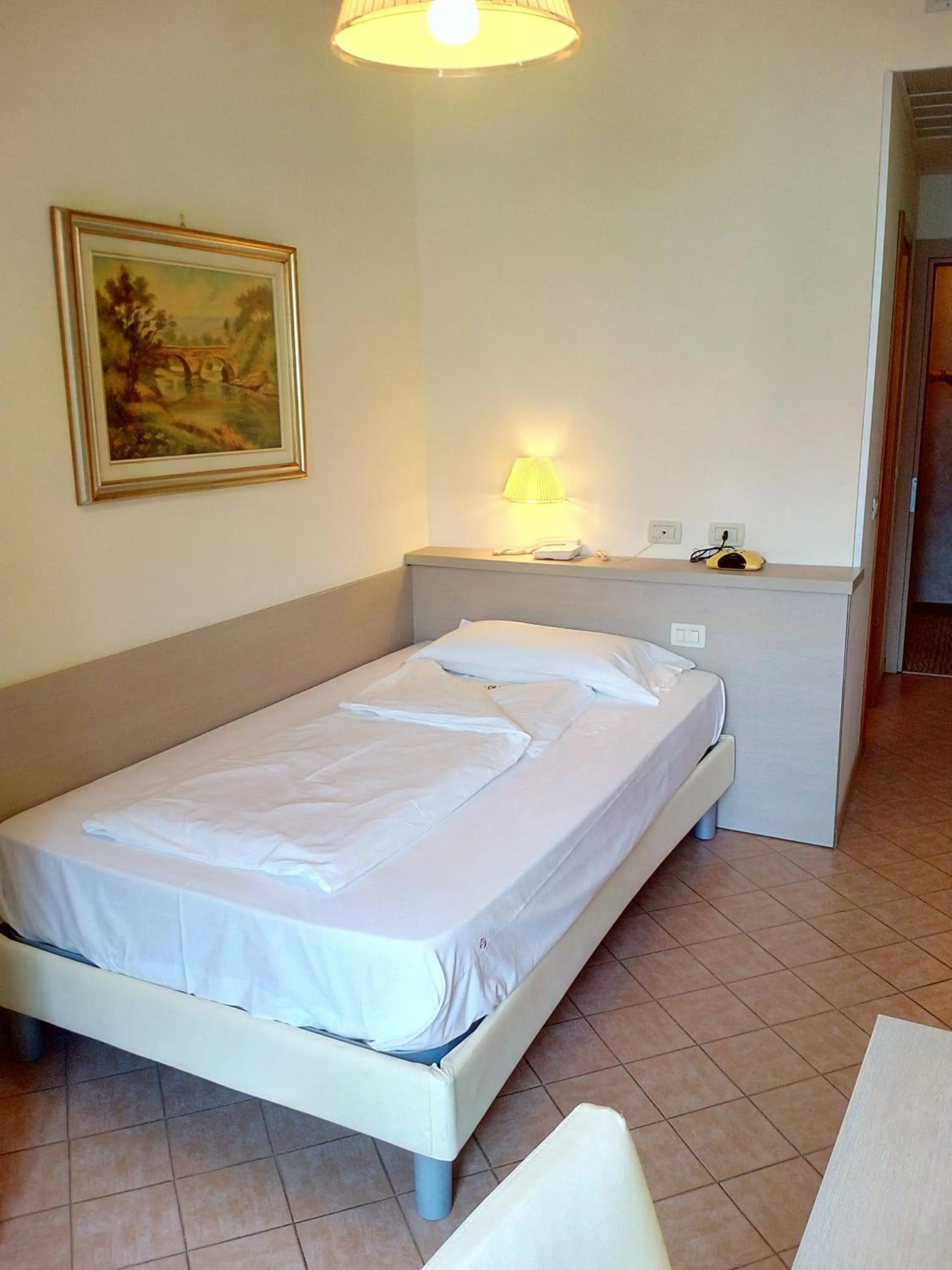 Bed in HOTEL ASTOR