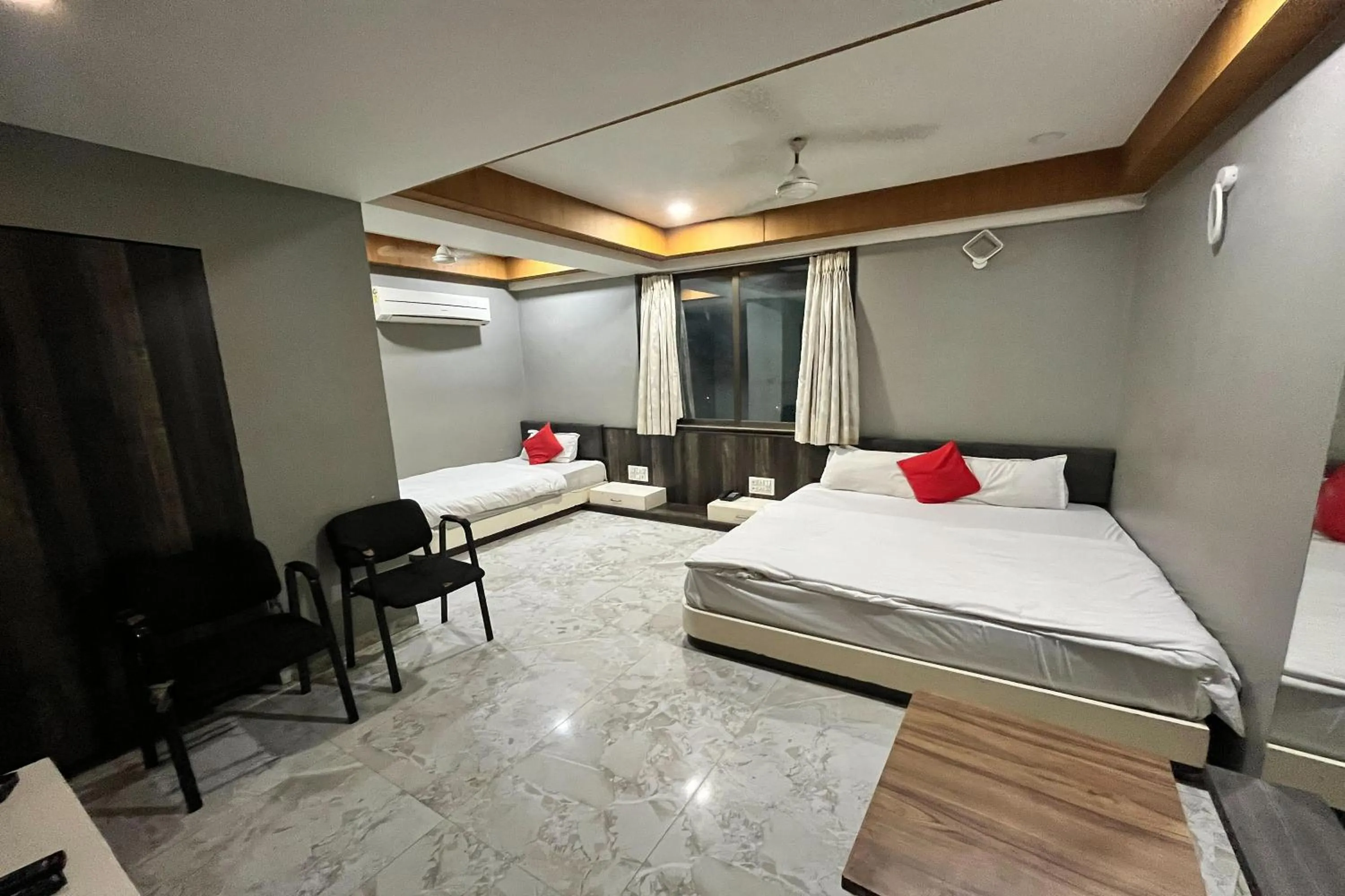 Deluxe Triple Room in Hotel Om Balaji