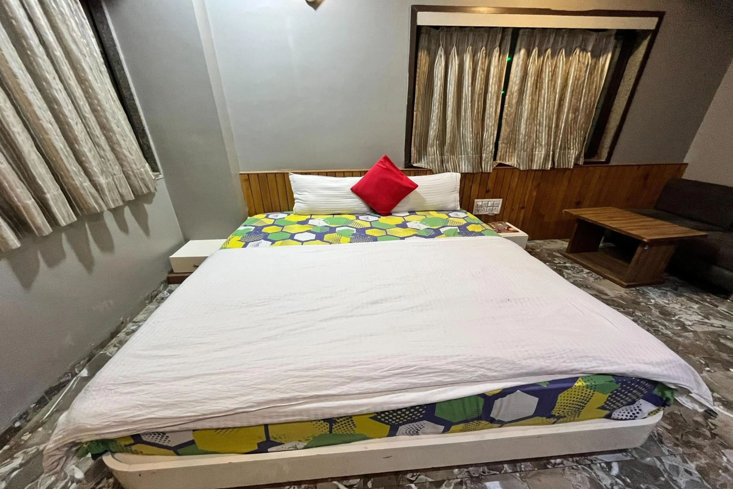 Large Double Room in Hotel Om Balaji