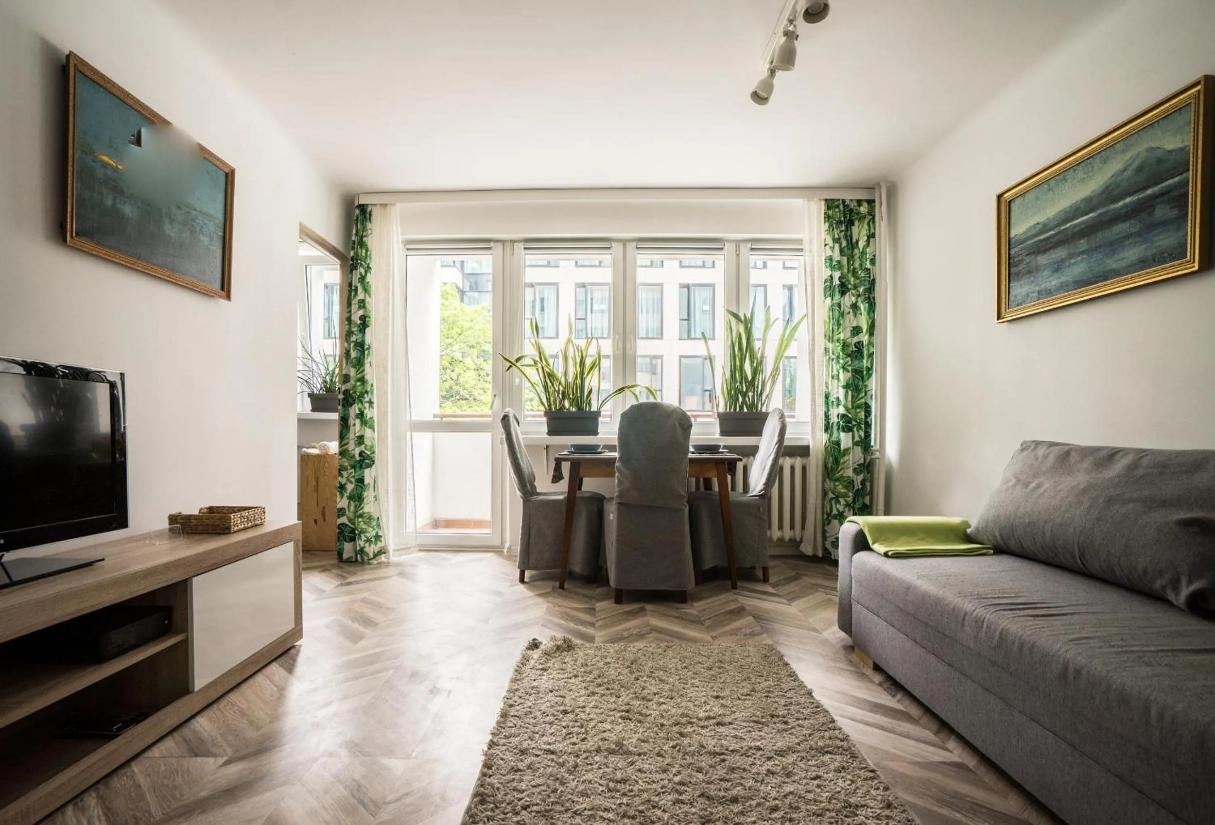 oompH Warsaw Central Apartment