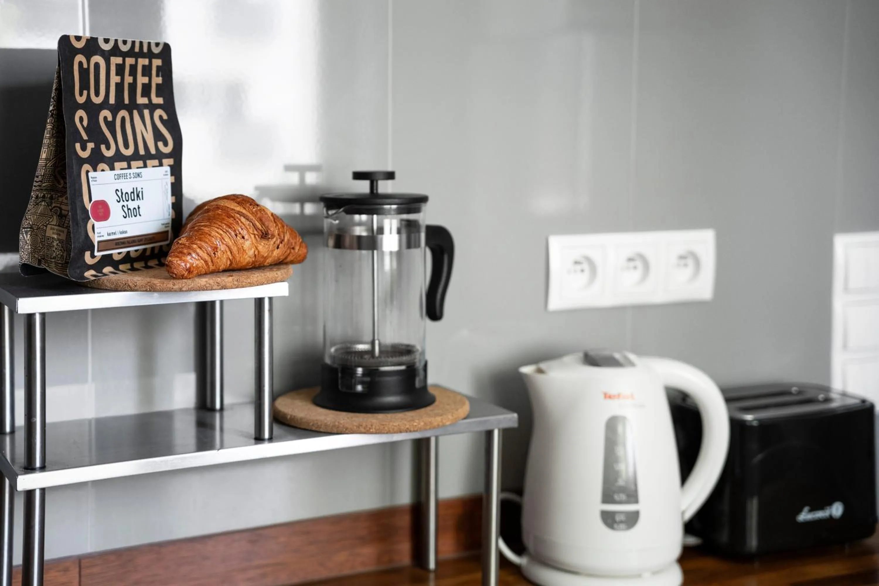 Coffee/tea facilities in oompH Warsaw Central Apartment